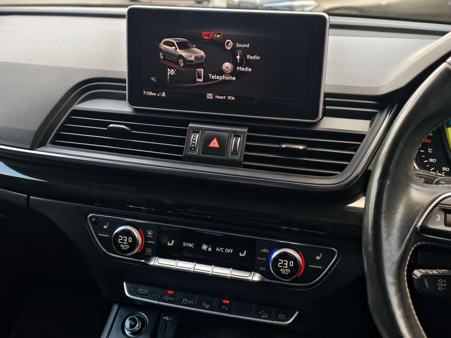 Audi SQ5 view 44