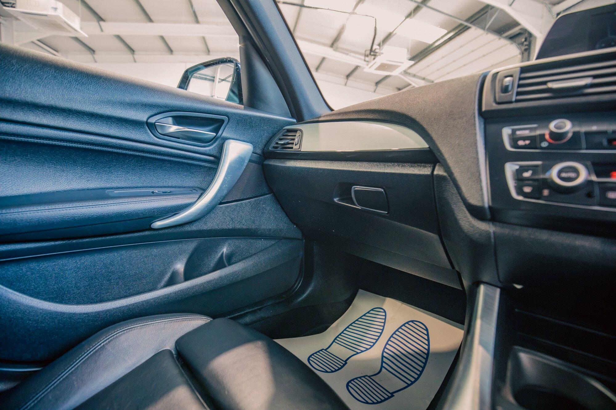 BMW 1 Series view 18