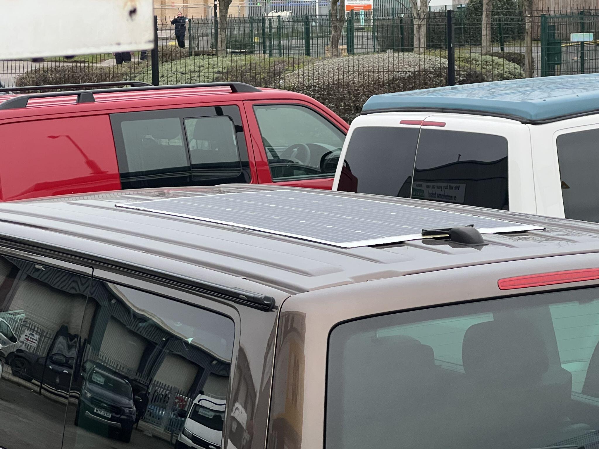 Volkswagen Caravelle view 13