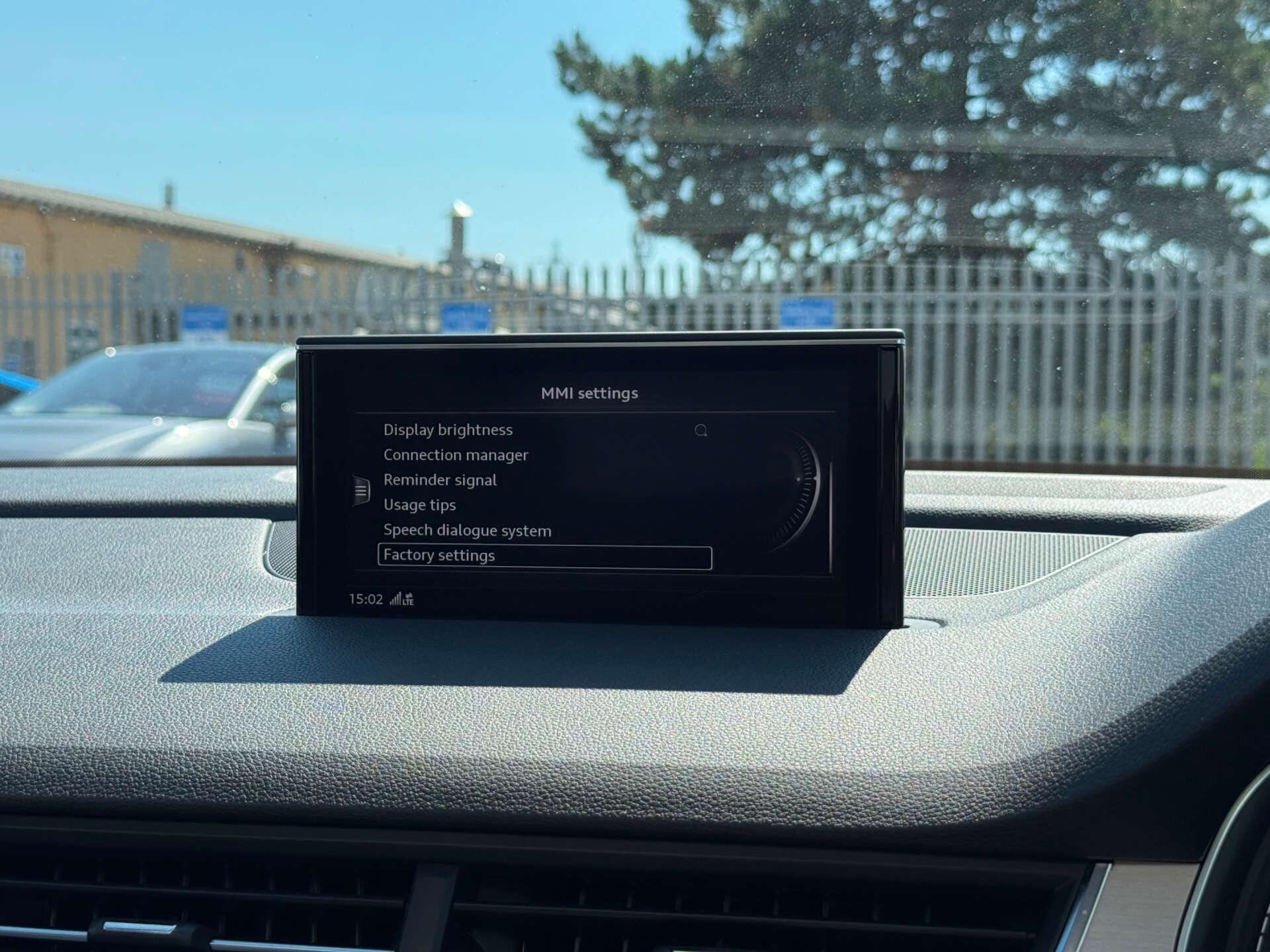 Audi Q7 view 76