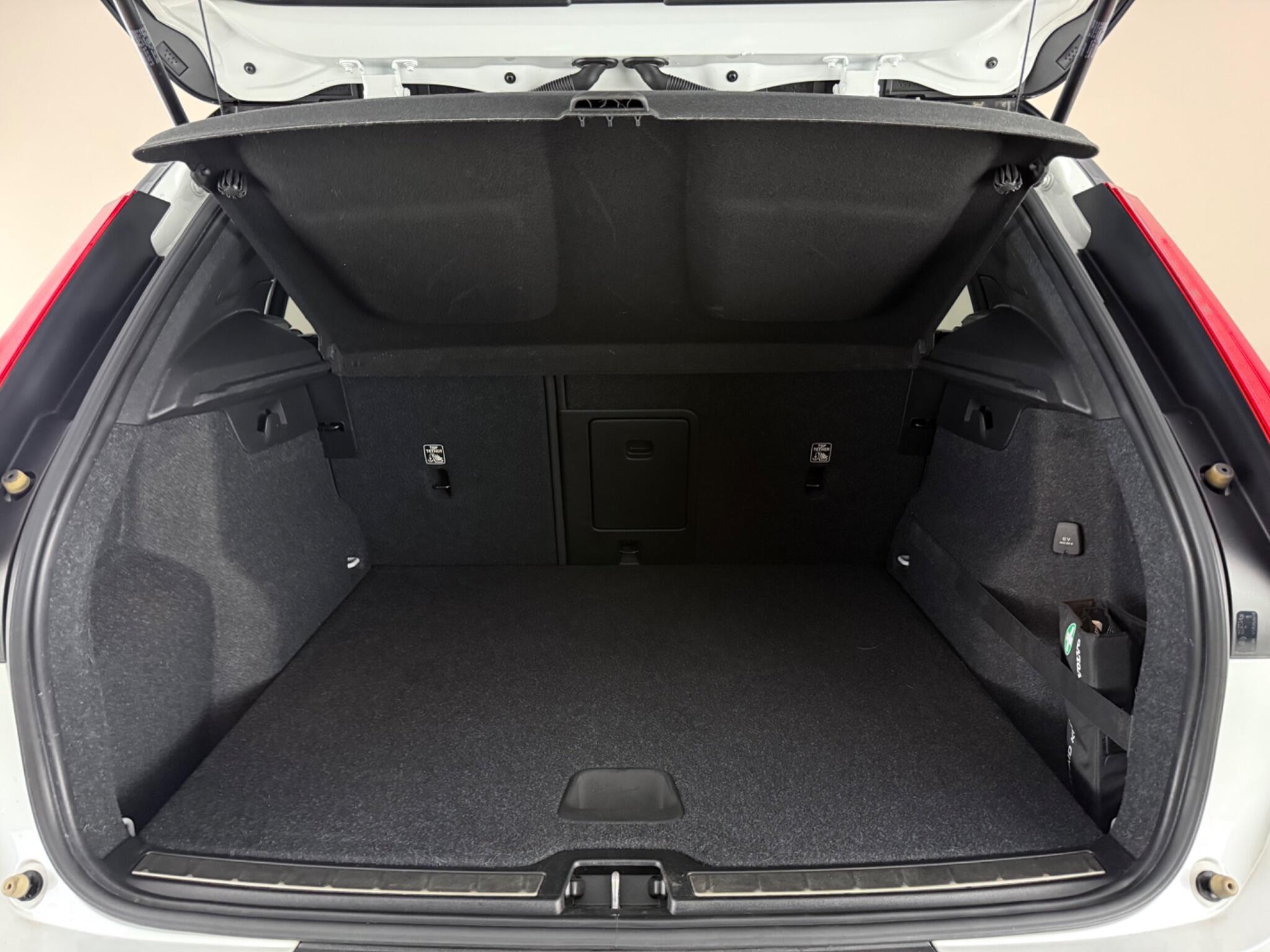 Volvo XC40 view 10