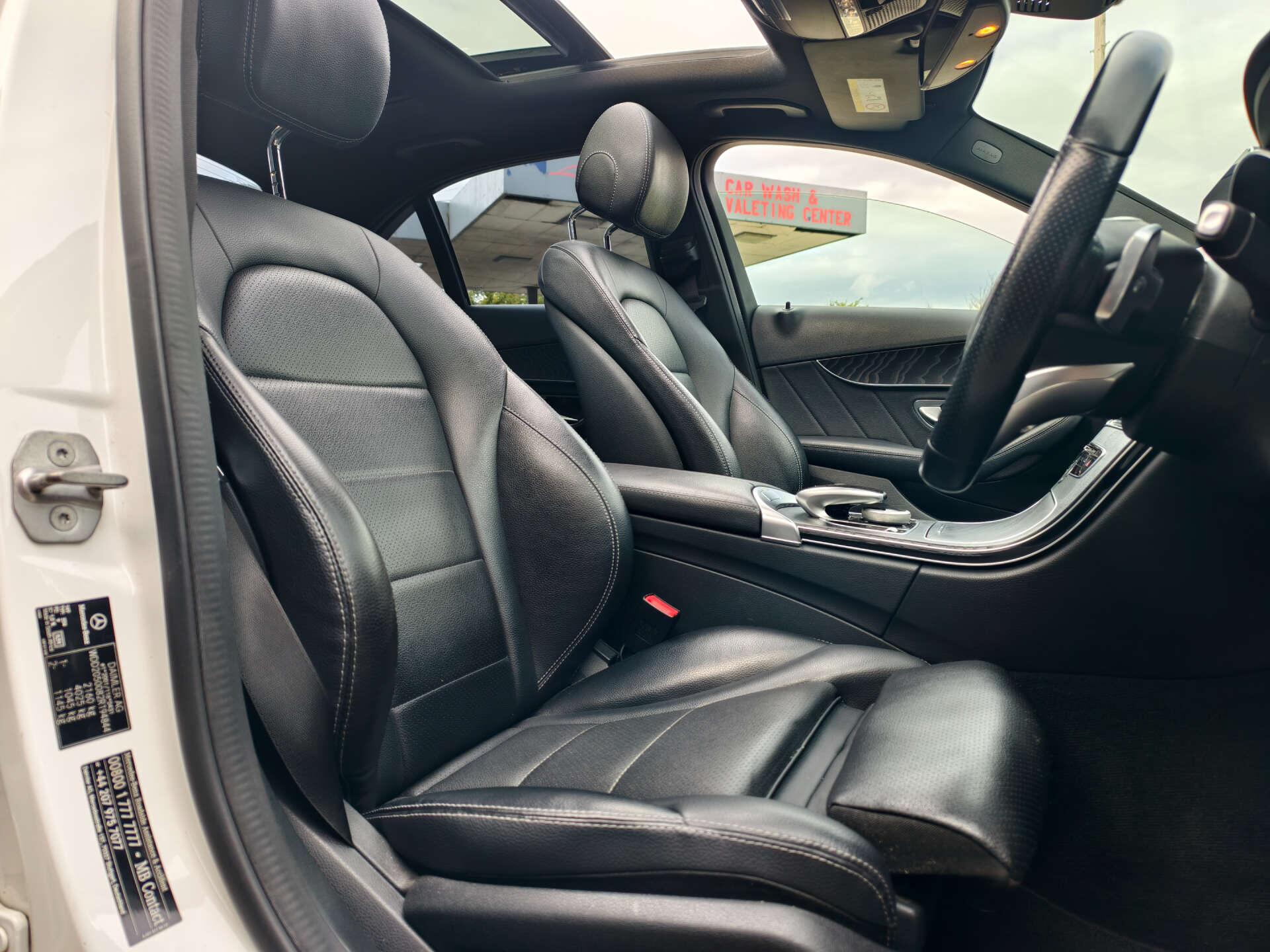 Mercedes-Benz C Class view 19
