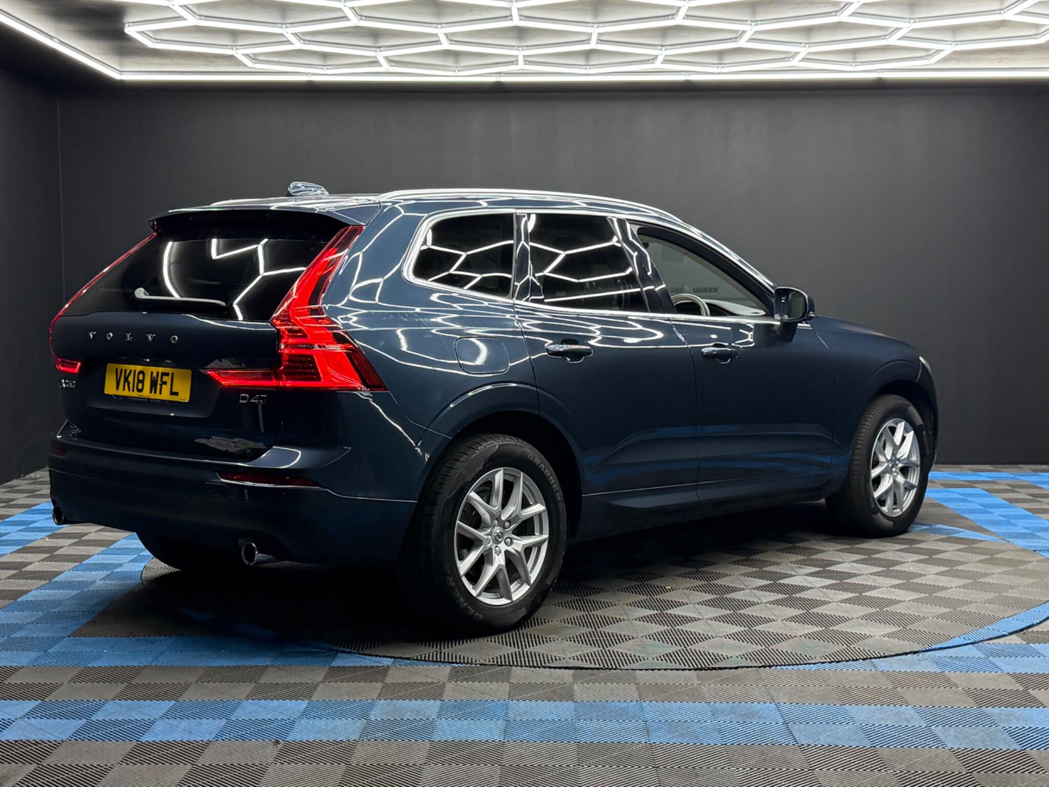 Volvo XC60 view 5