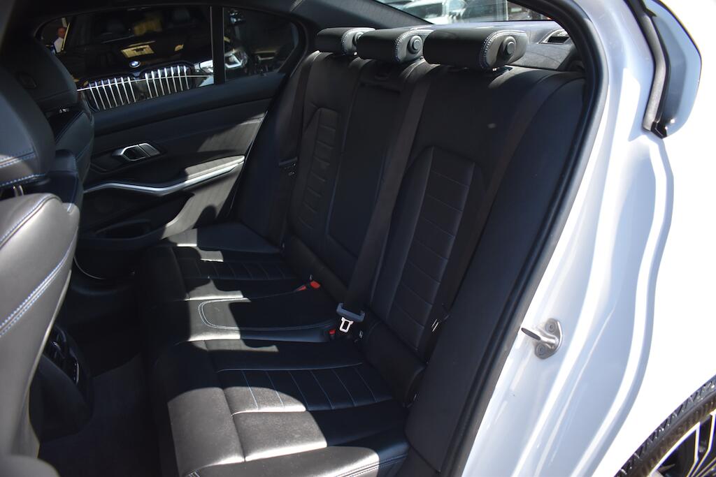 BMW 3 Series view 13