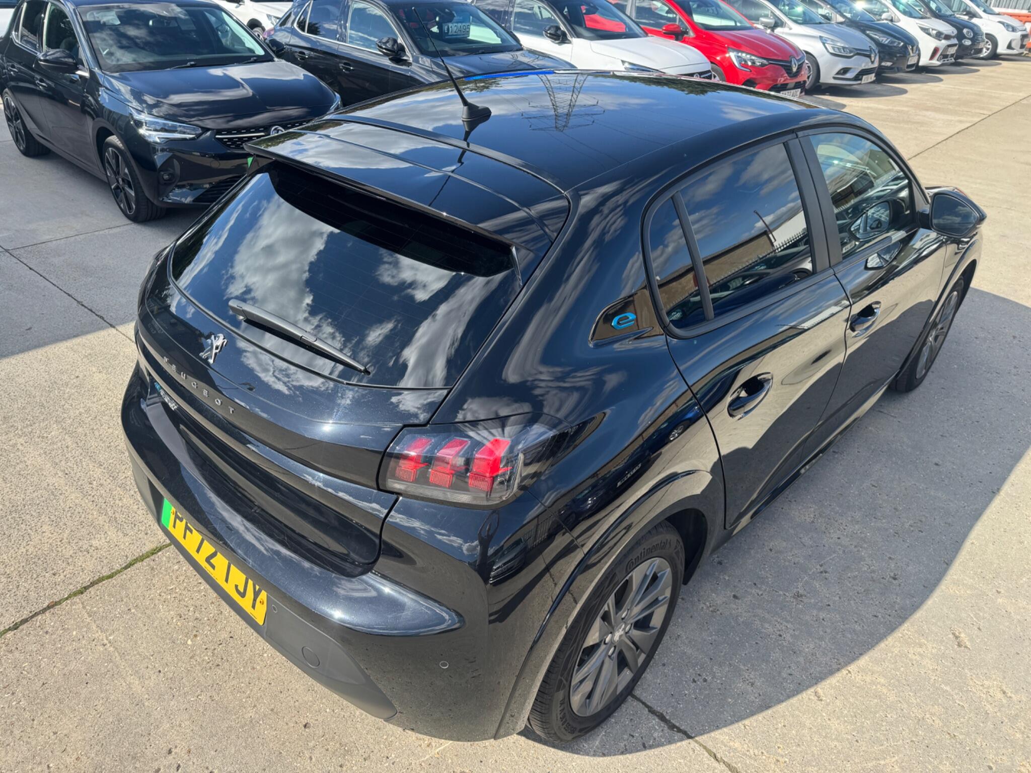 Peugeot E-208 view 14