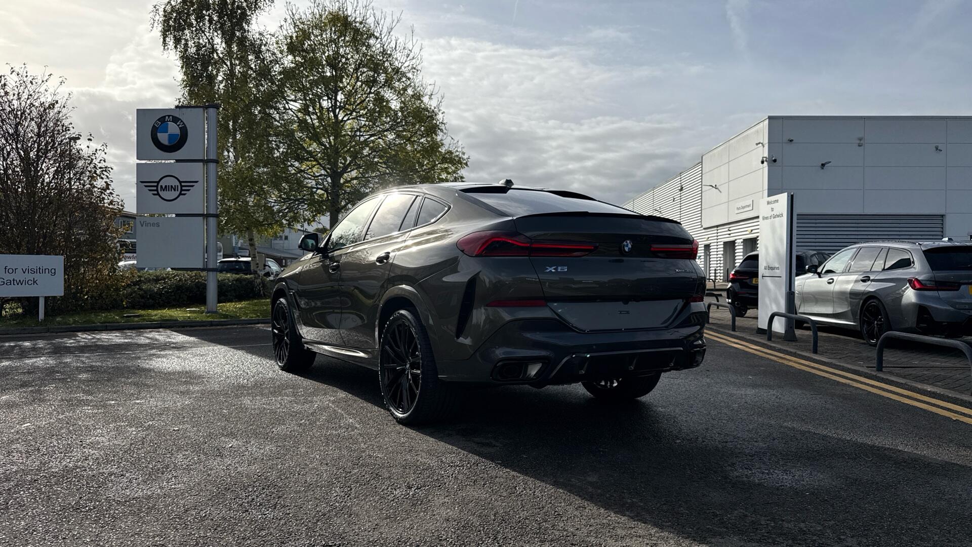 BMW X6 view 28