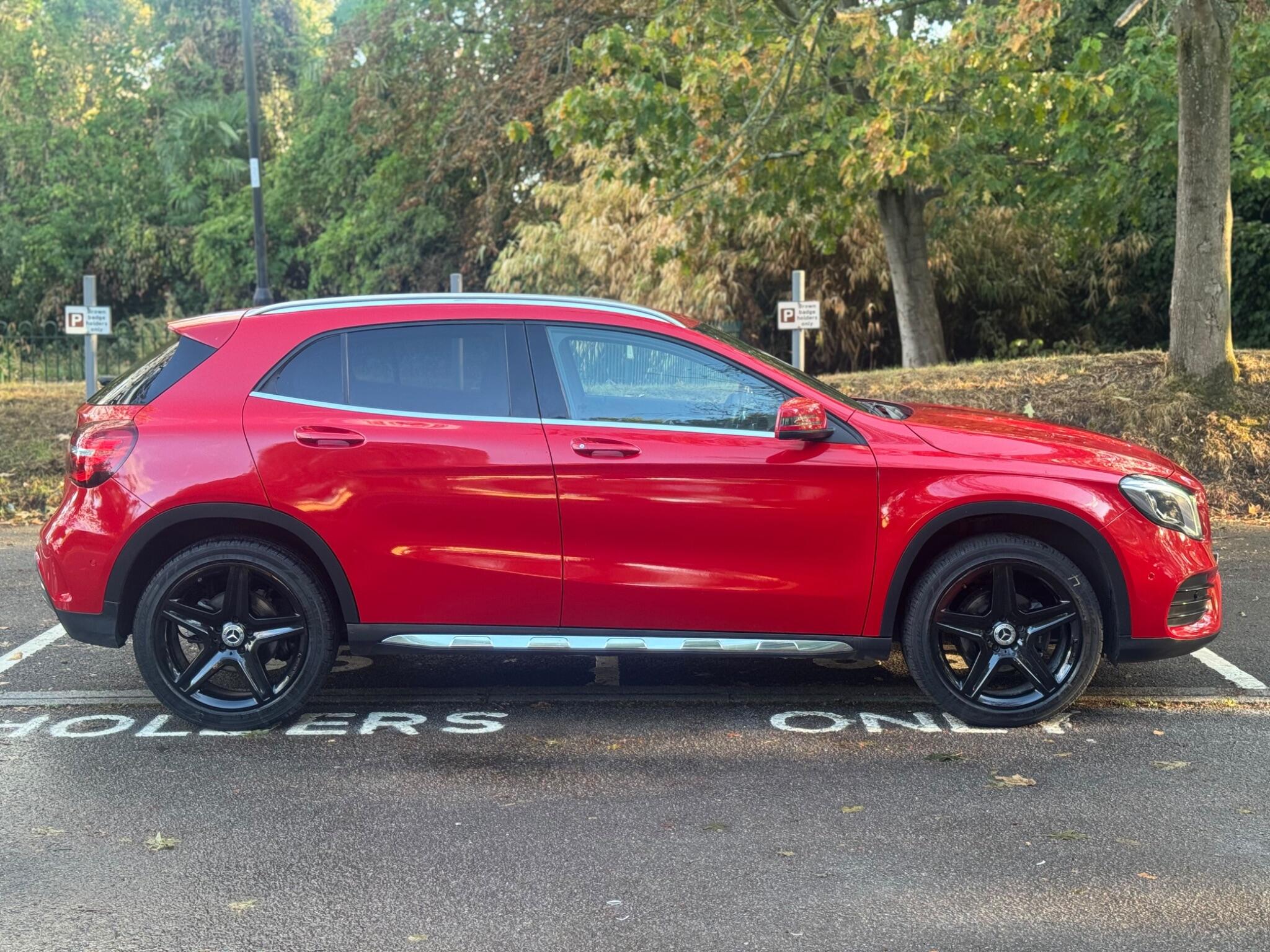 Mercedes-Benz Gla view 3