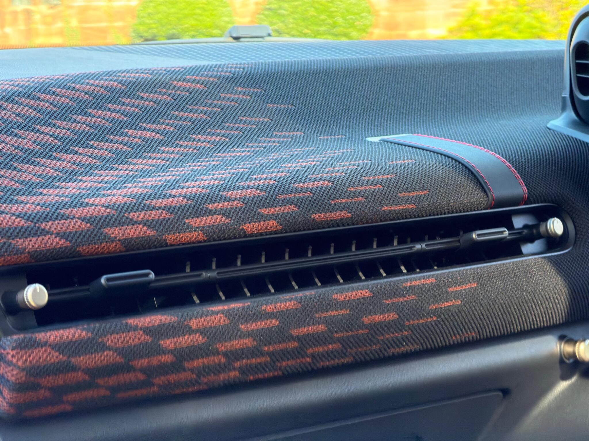 Mini Hatch view 31
