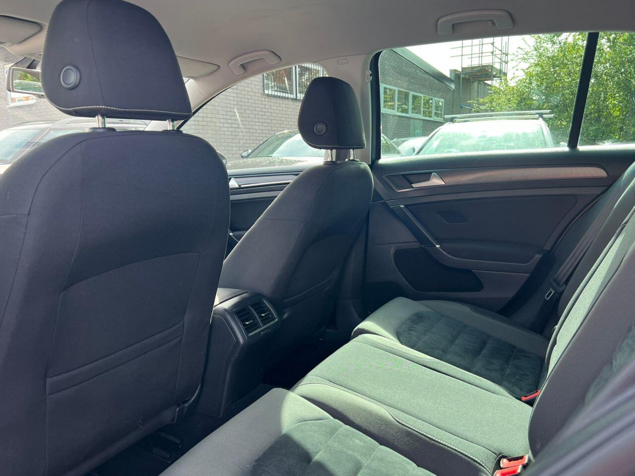 Volkswagen Golf view 20