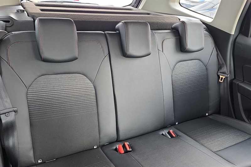 Dacia Duster view 23