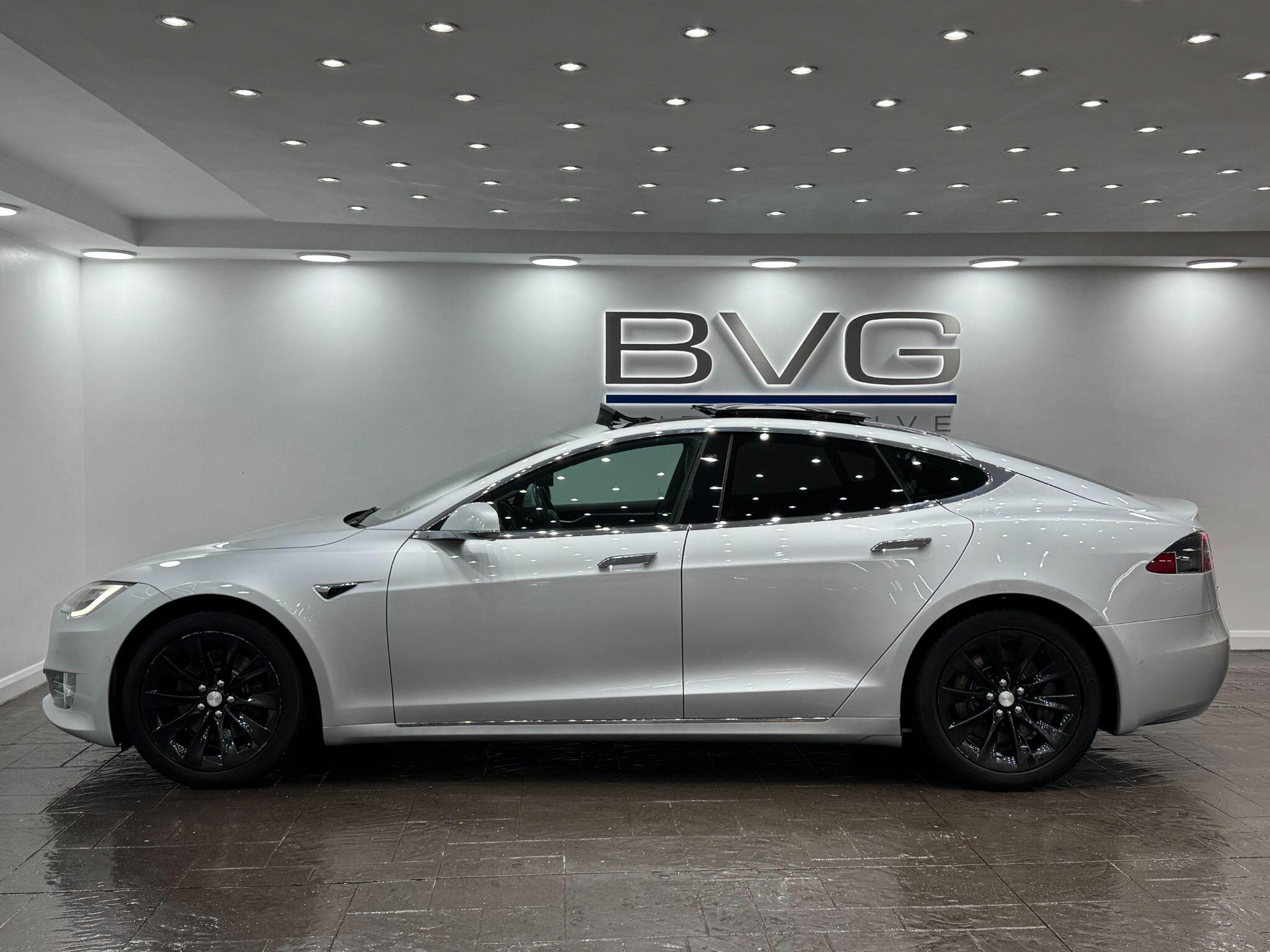 Tesla Model S view 16