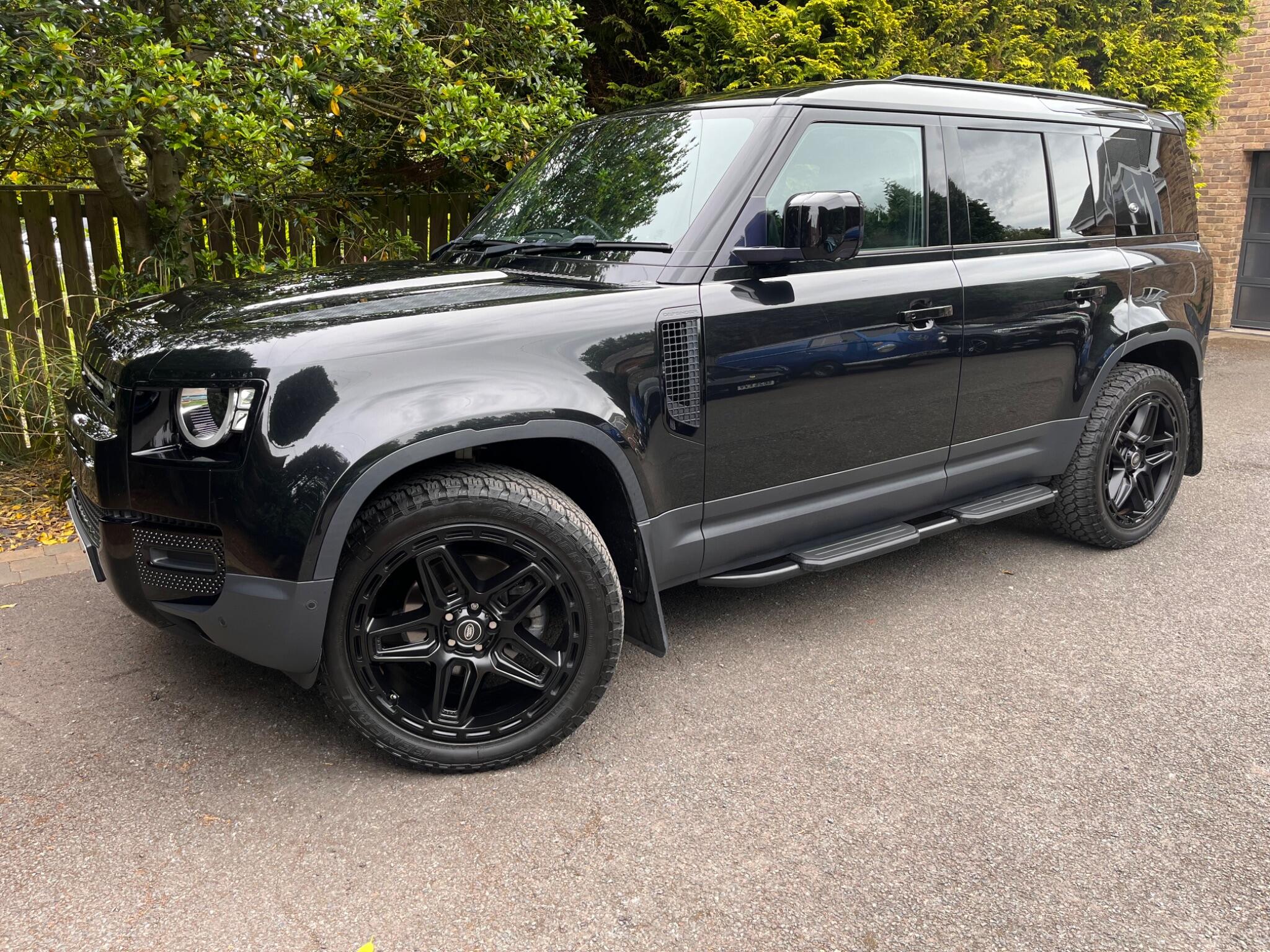 Land Rover Defender view 5