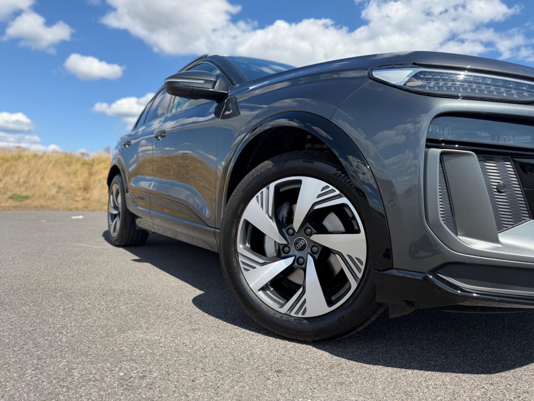 Audi E-Tron view 52
