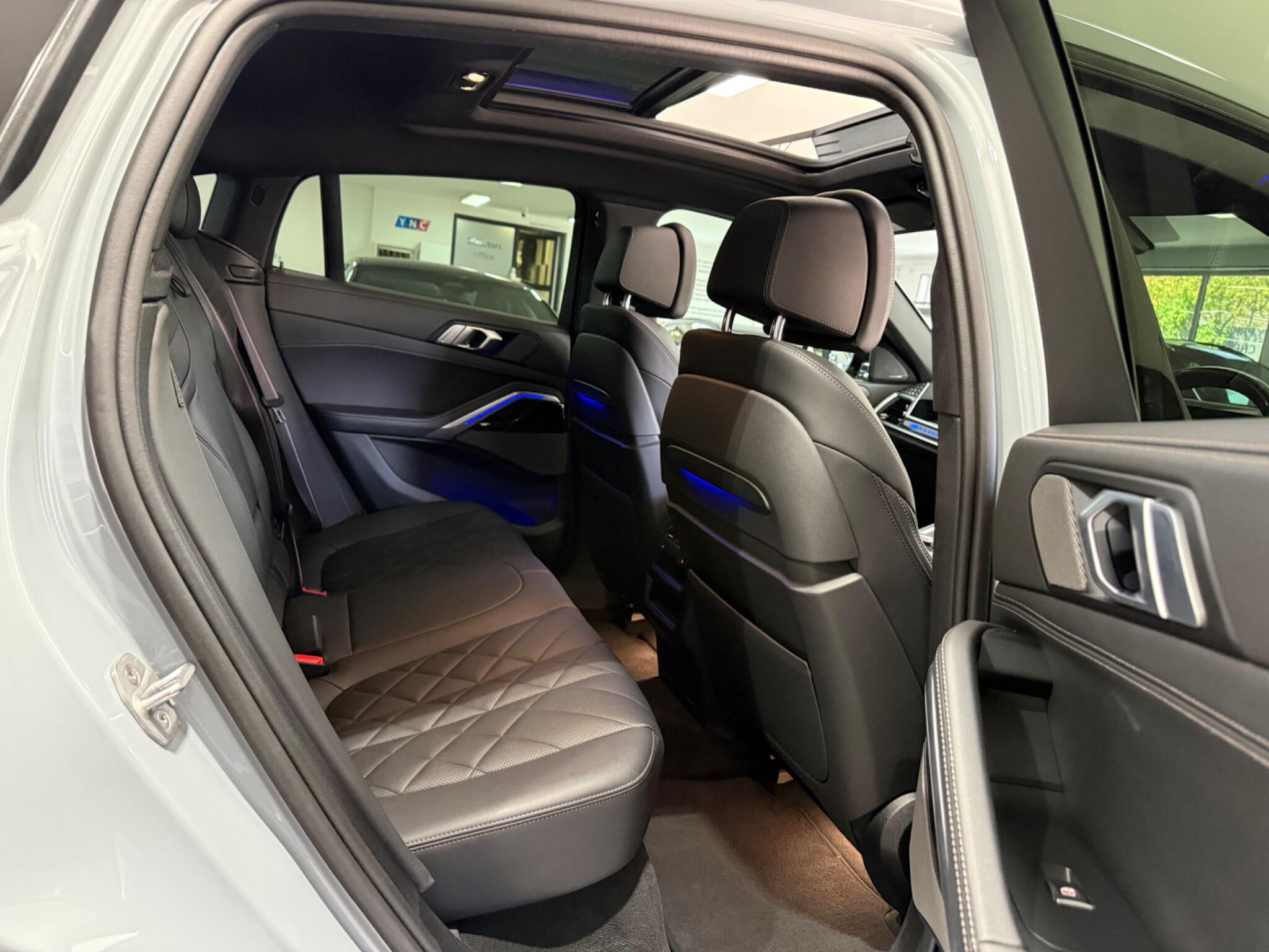 BMW X6 view 41