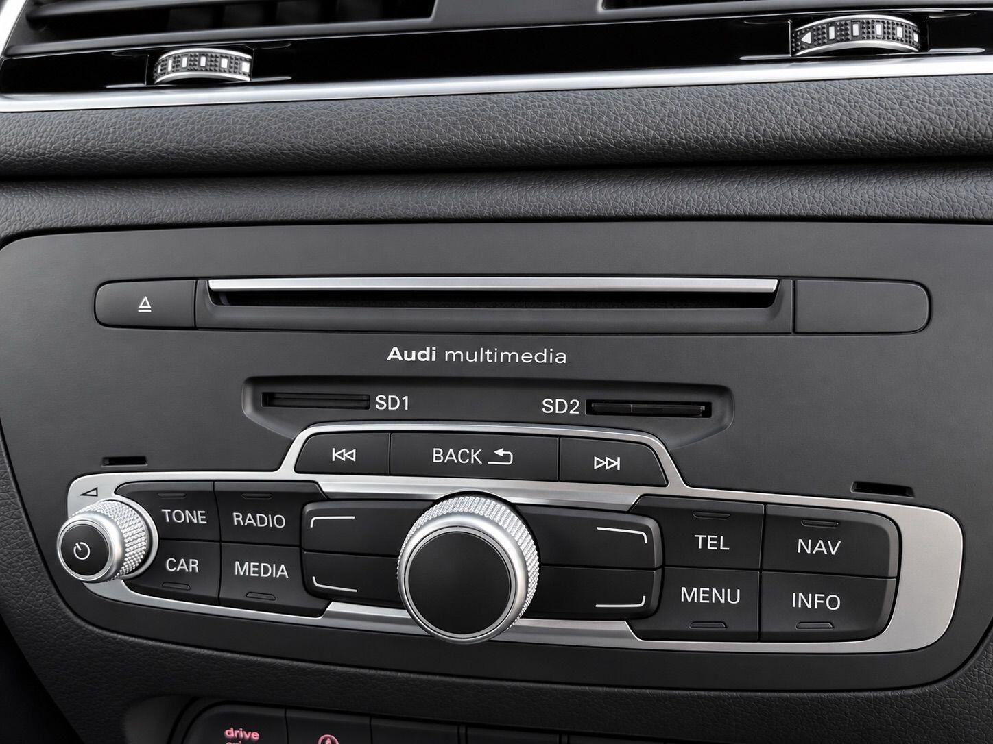 Audi Q3 view 22