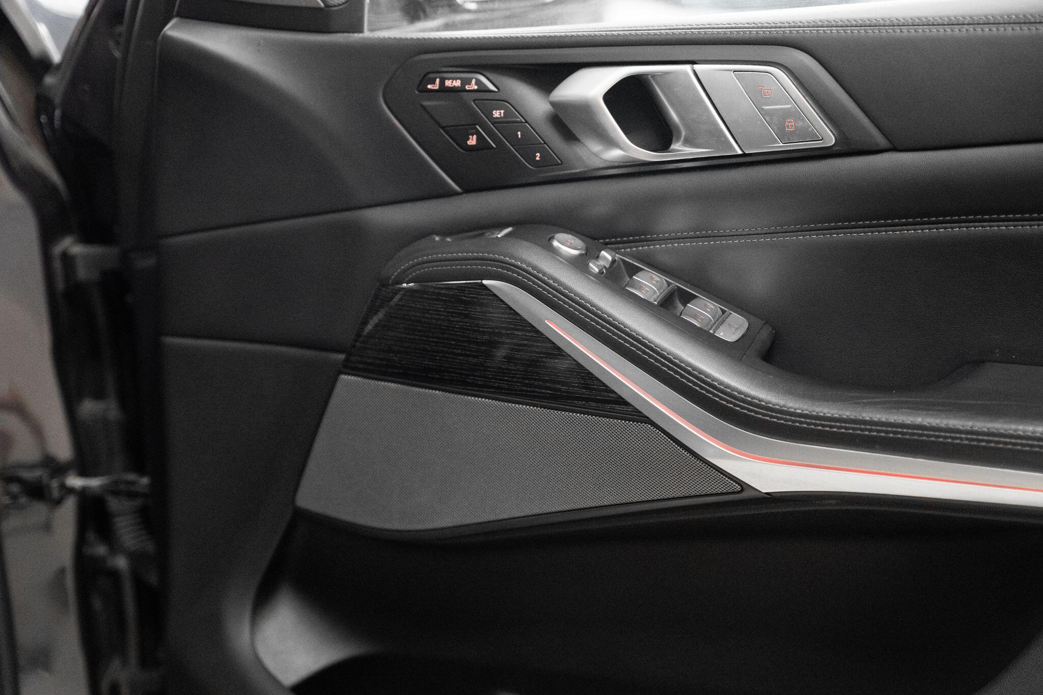 BMW X7 view 29