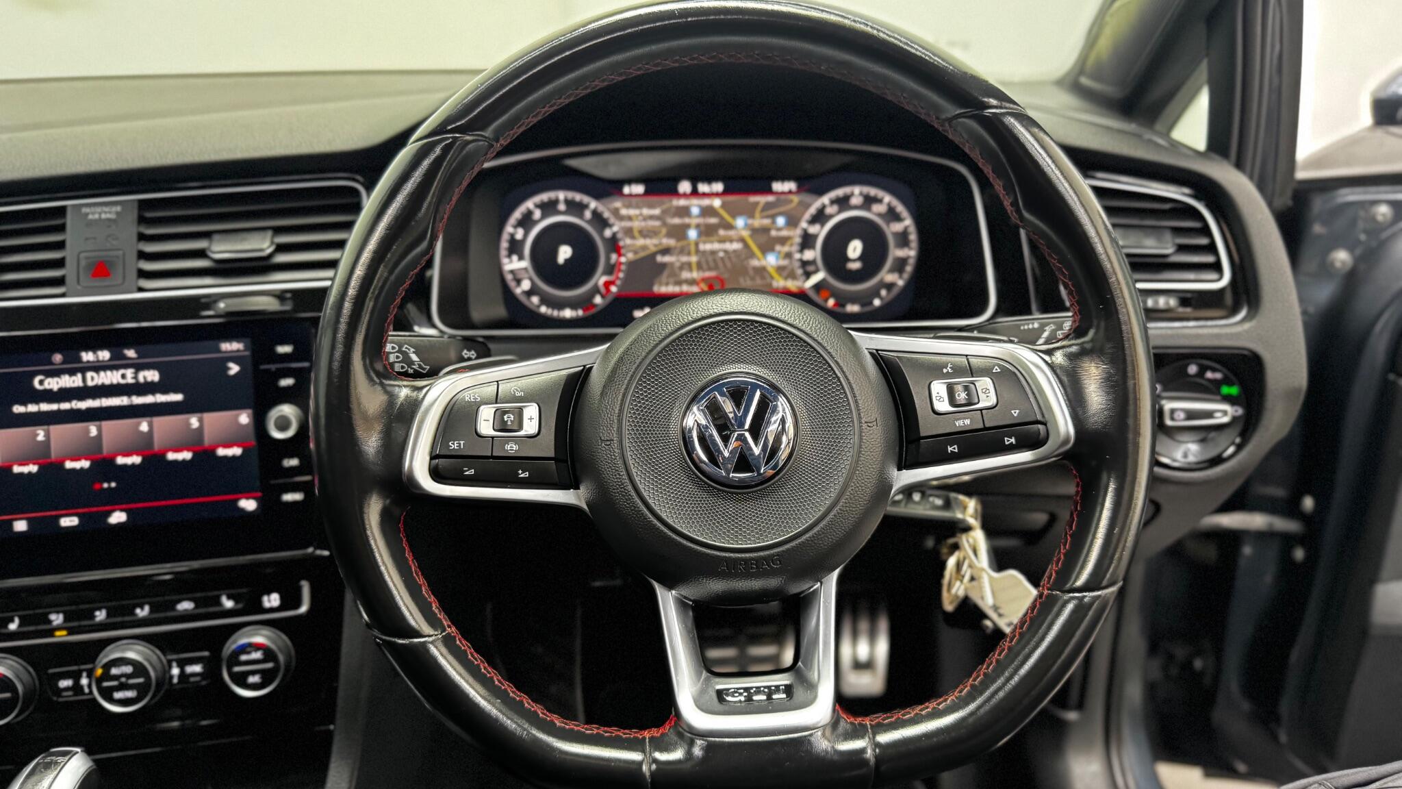 Volkswagen Golf view 8