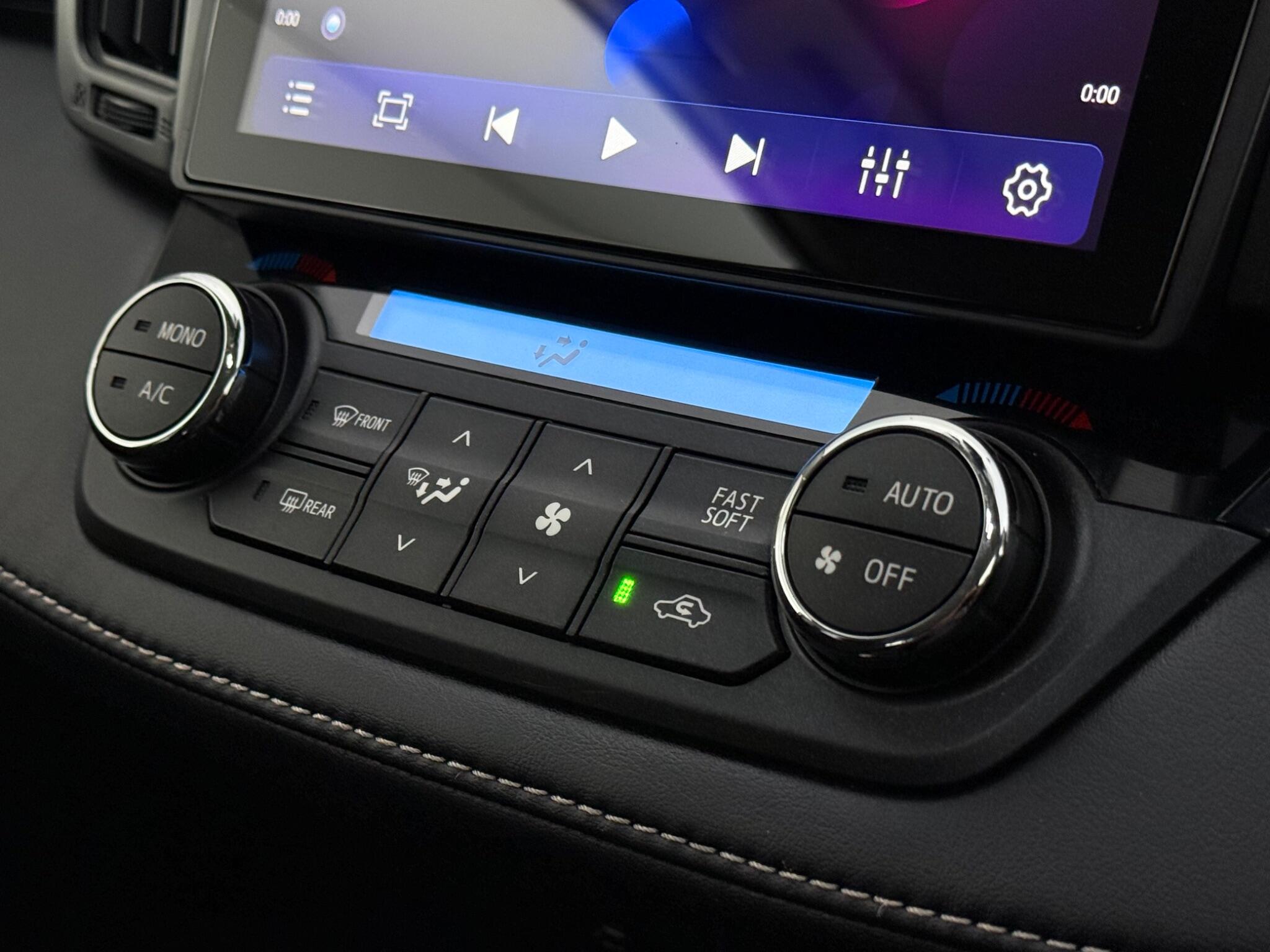Toyota Rav4 view 18