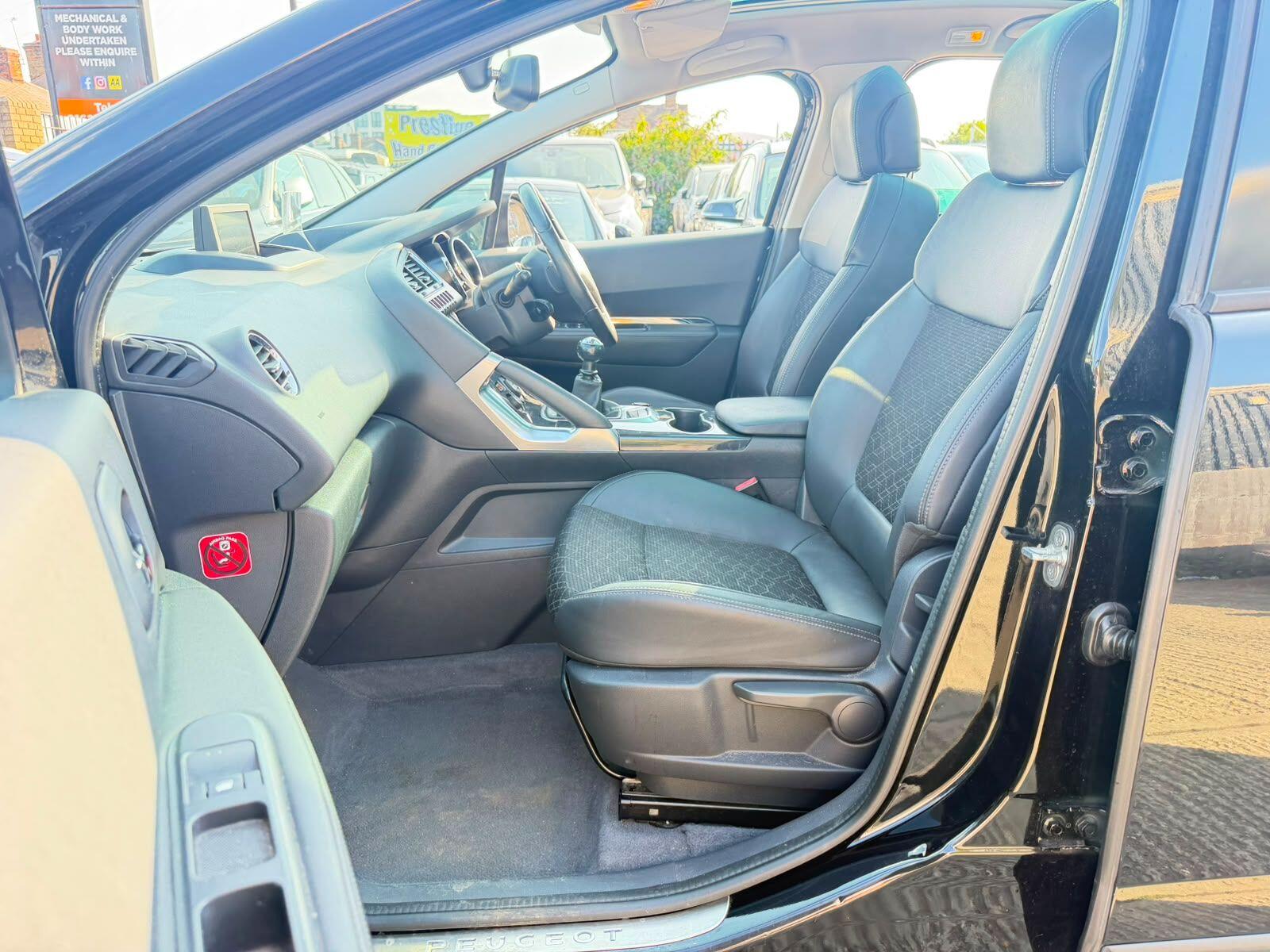 Peugeot 3008 view 18