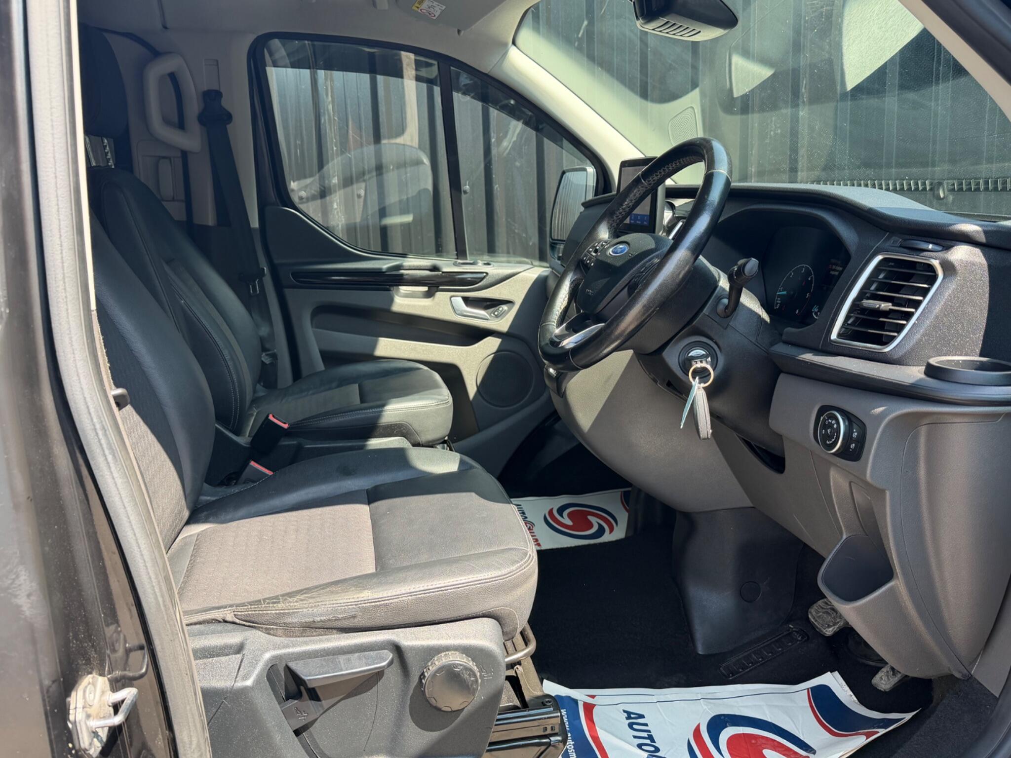 Ford Transit Custom view 16