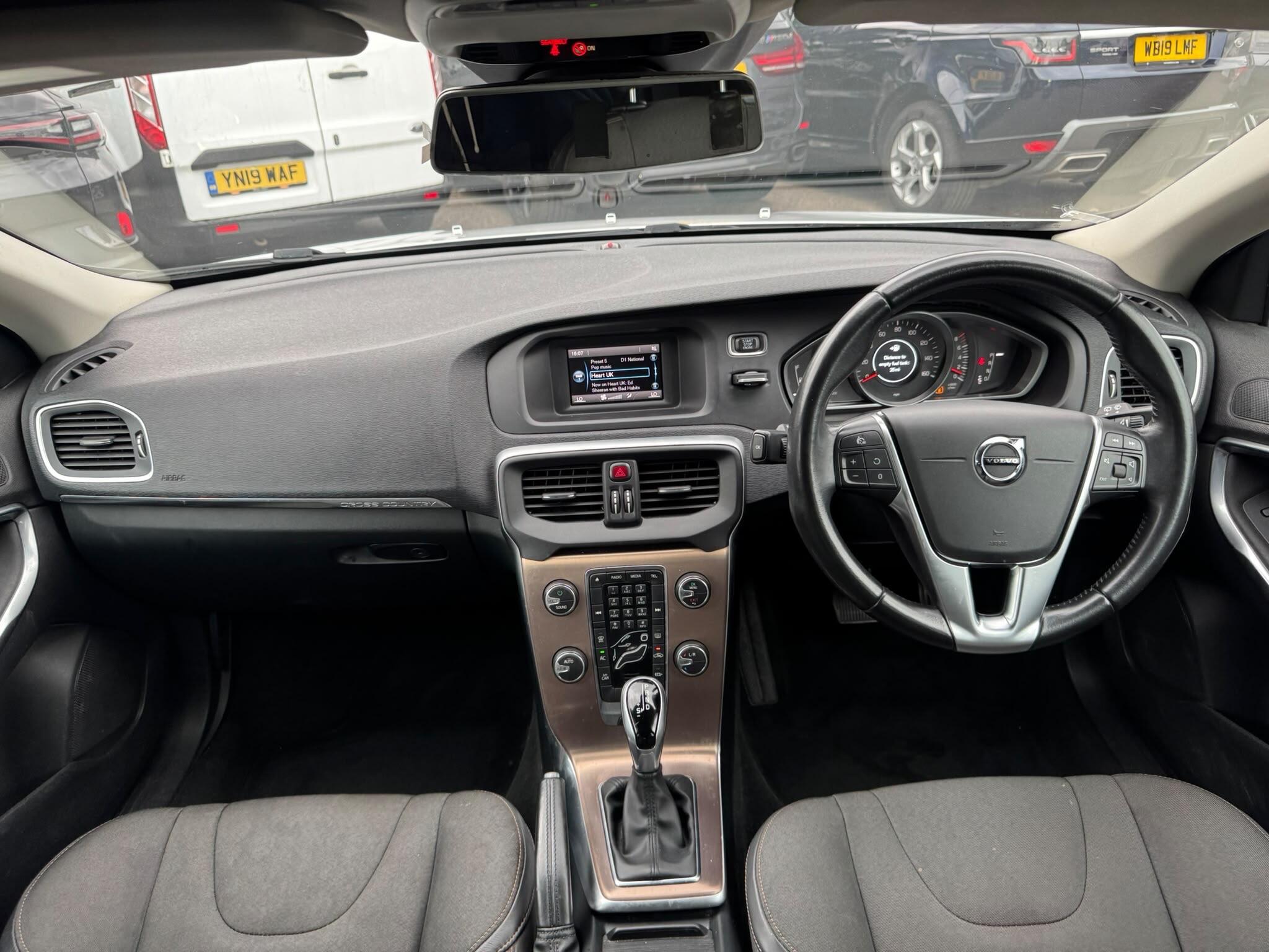 Volvo V40 Cross Country view 55
