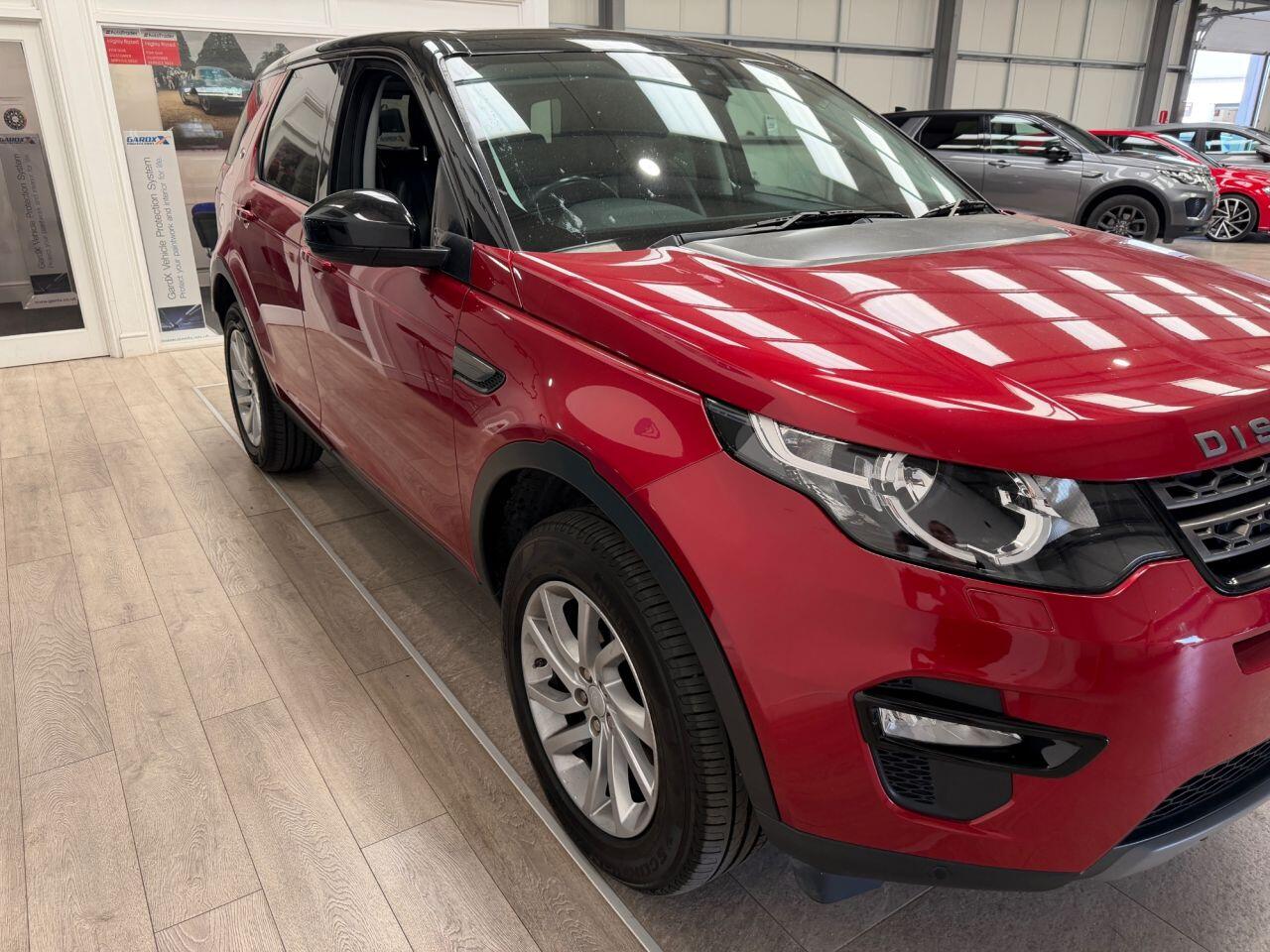 Land Rover Discovery Sport view 13