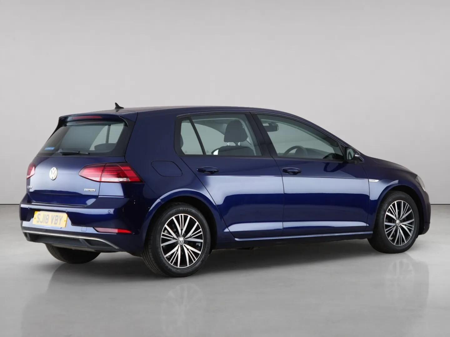 Volkswagen Golf view 6