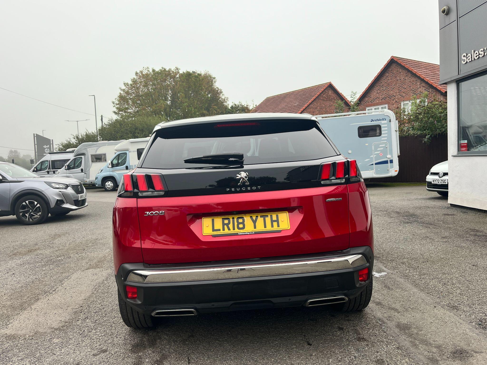 Peugeot 3008 view 4