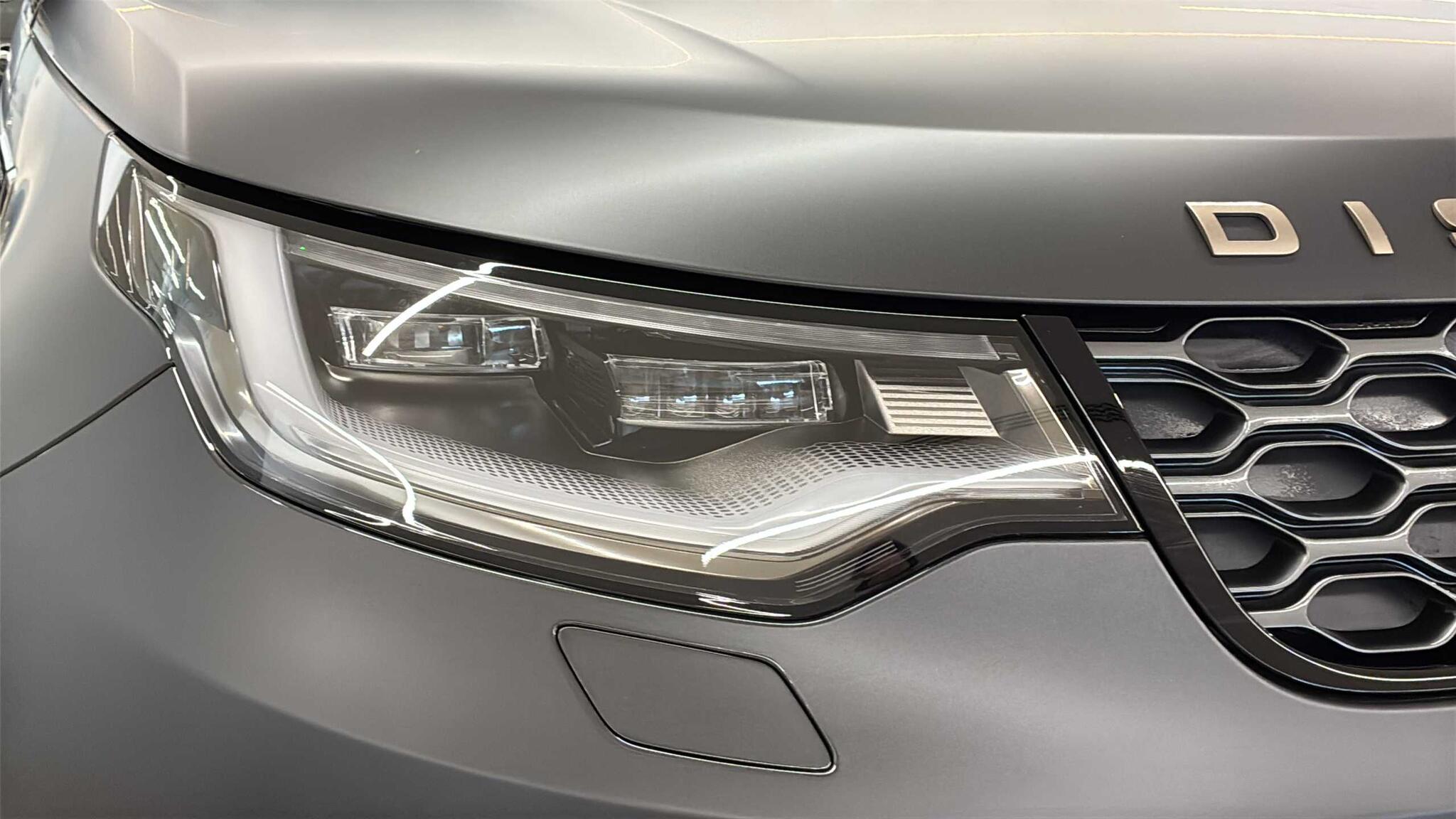 Land Rover Discovery view 17