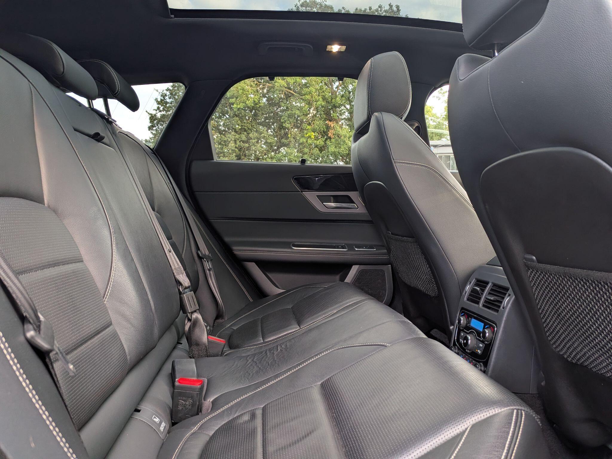 Jaguar XF view 22