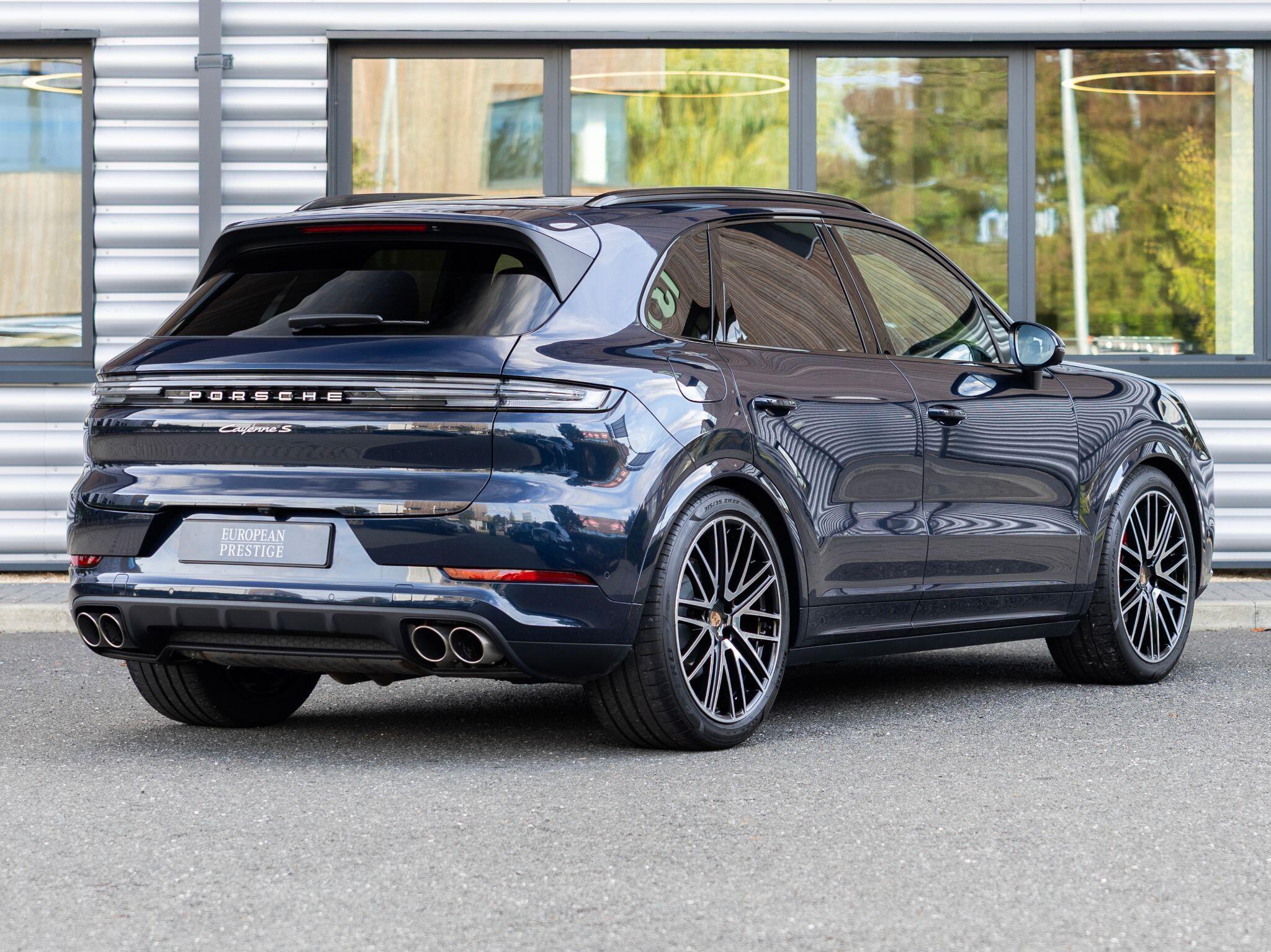 Porsche Cayenne view 3