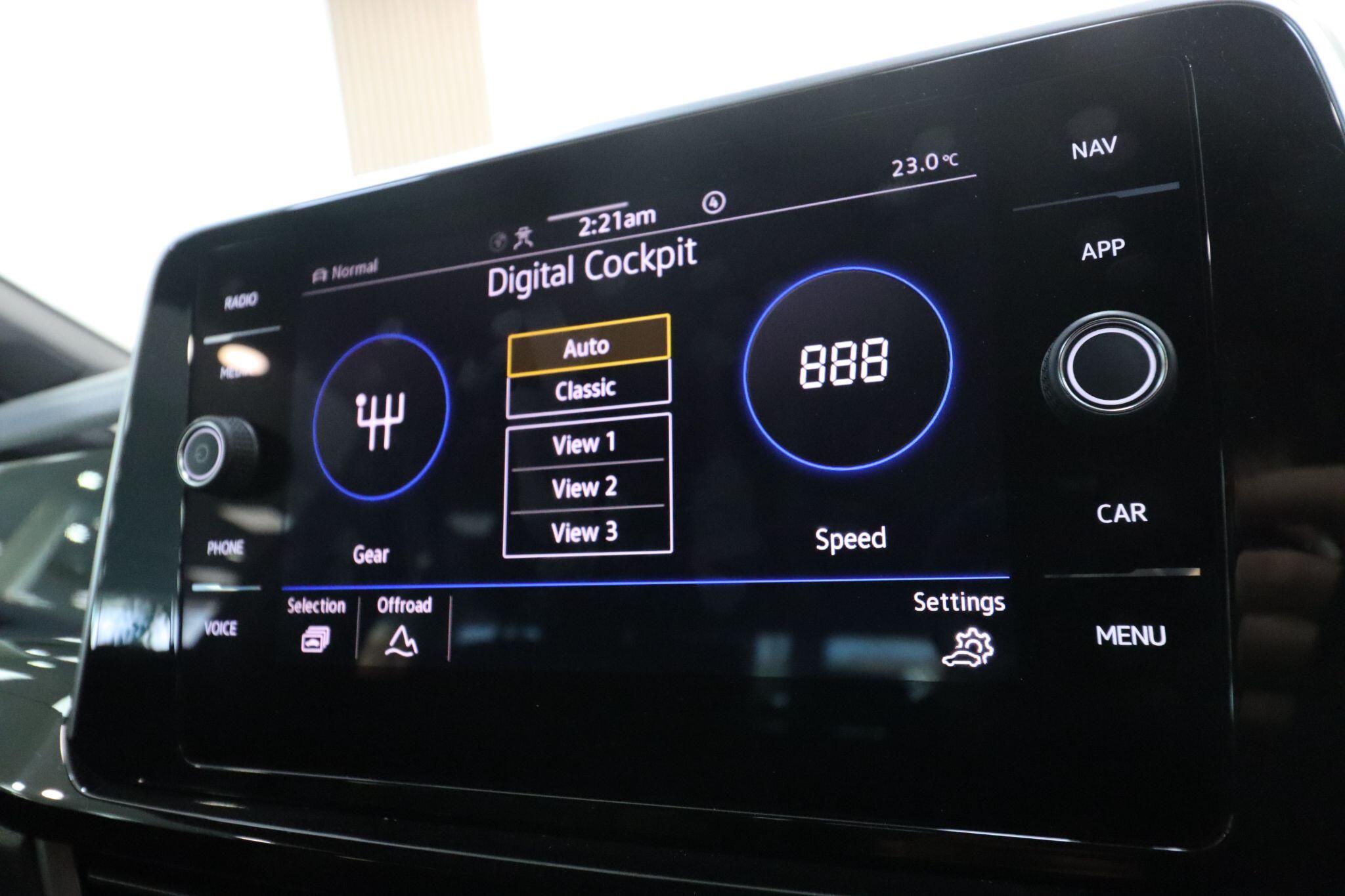 Volkswagen T-Roc view 28