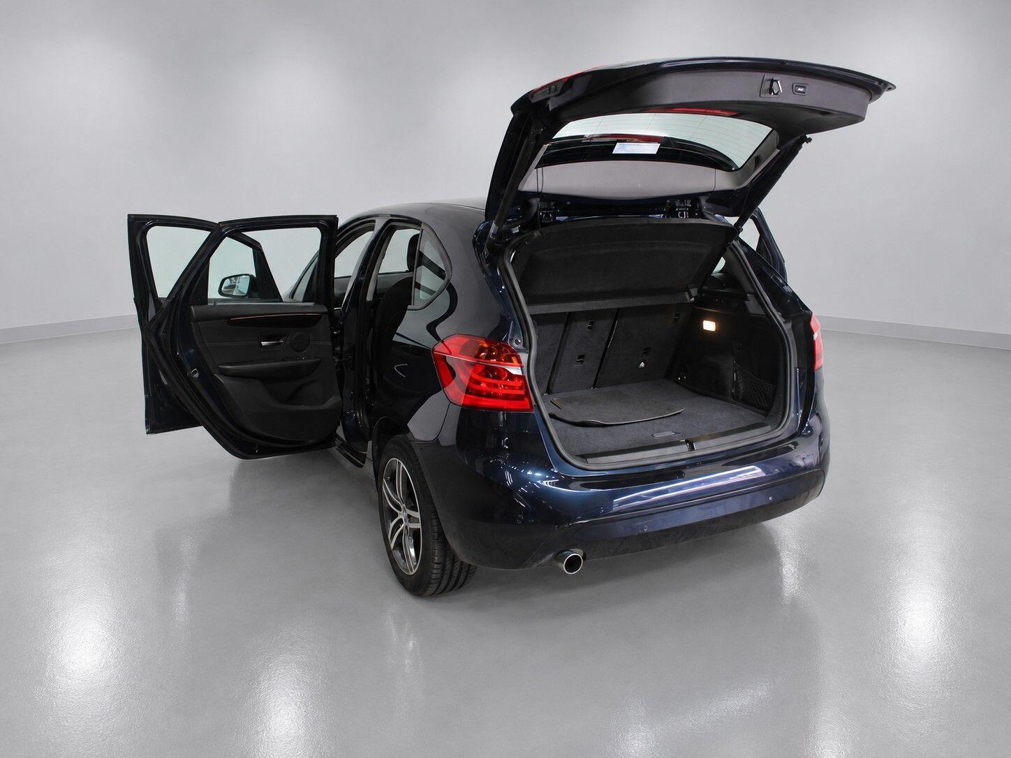 BMW 2 Series view 21