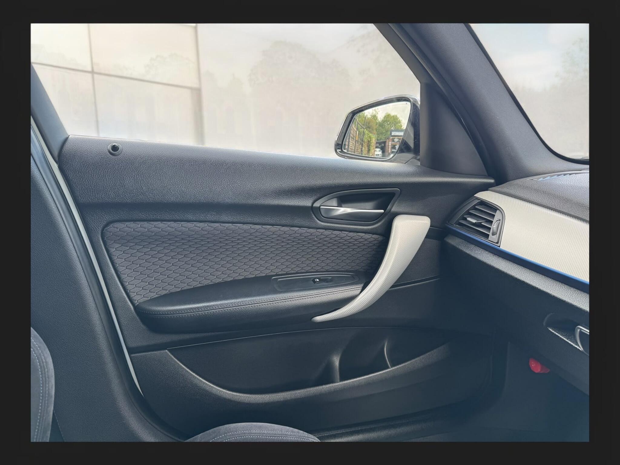 BMW 1 Series view 28