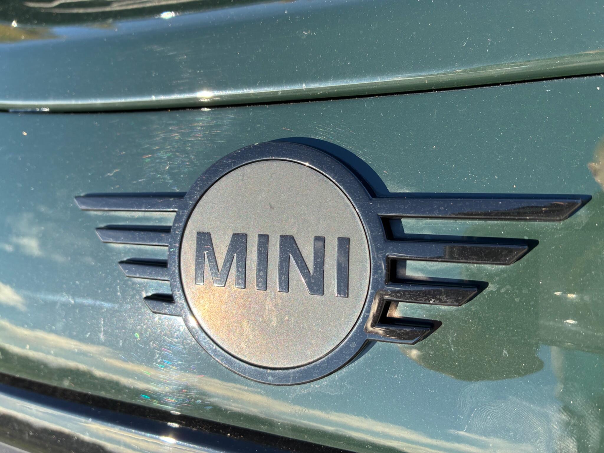 Mini Hatch view 9