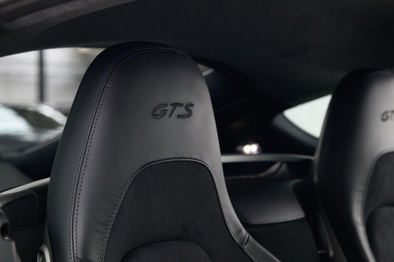 Porsche Cayman view 23