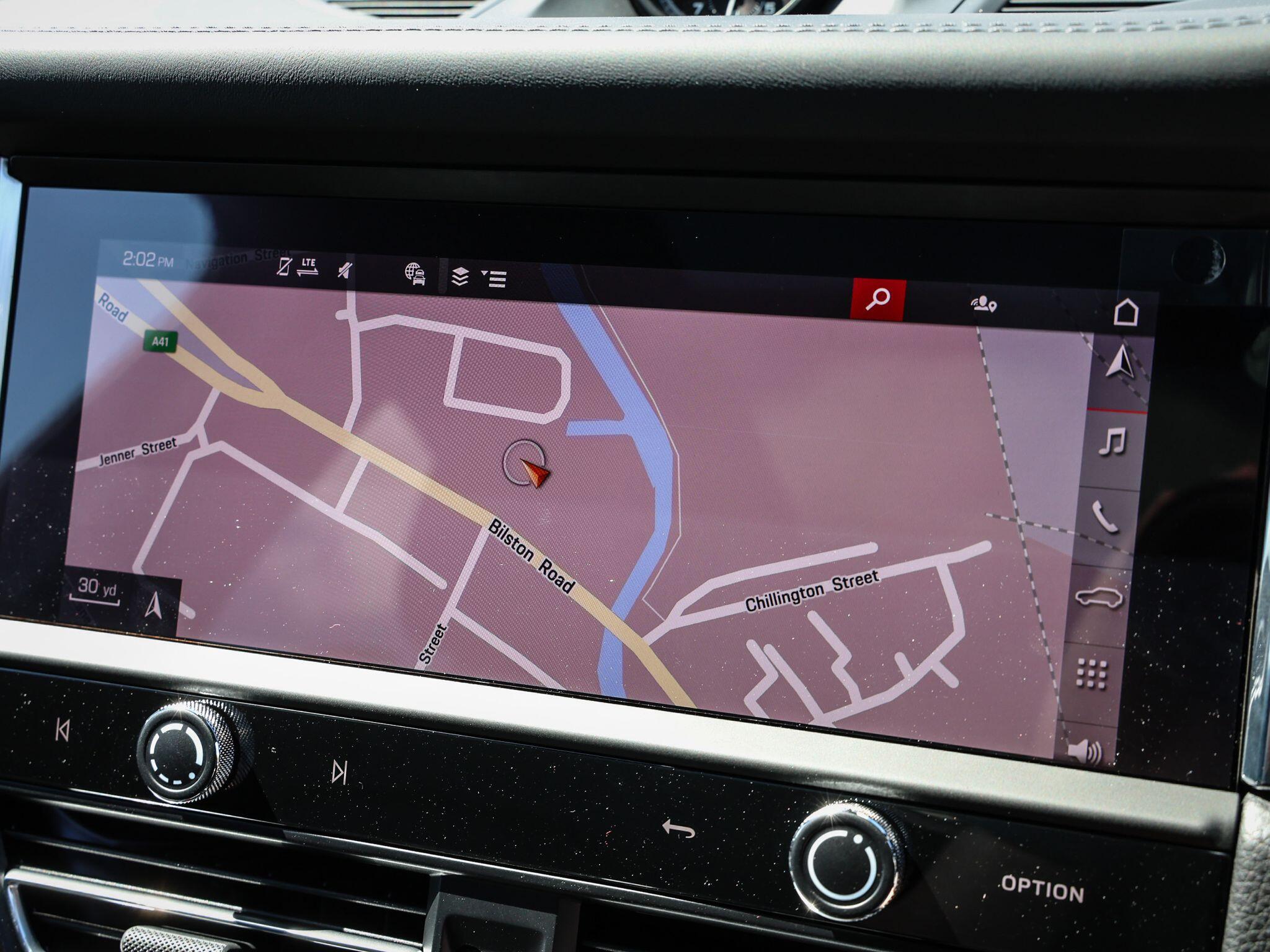 Porsche Macan view 20