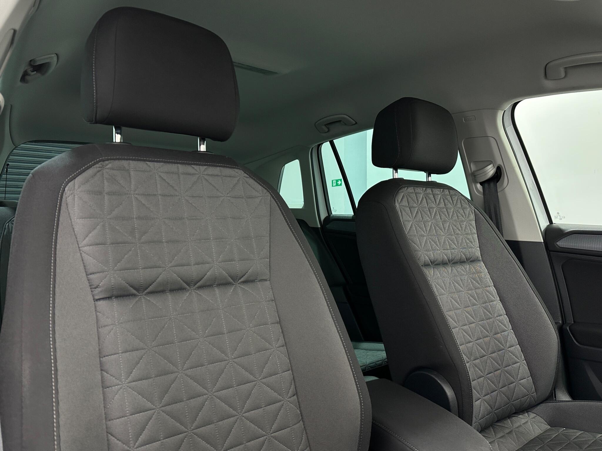 Volkswagen Tiguan view 31