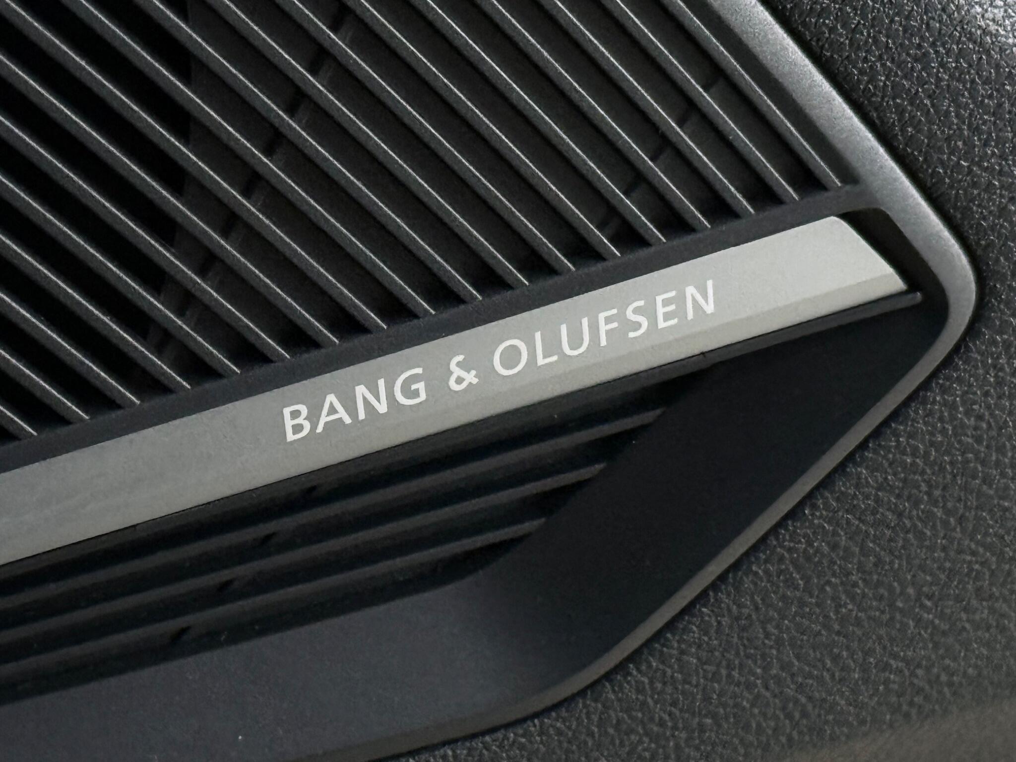 Audi Q2 view 19