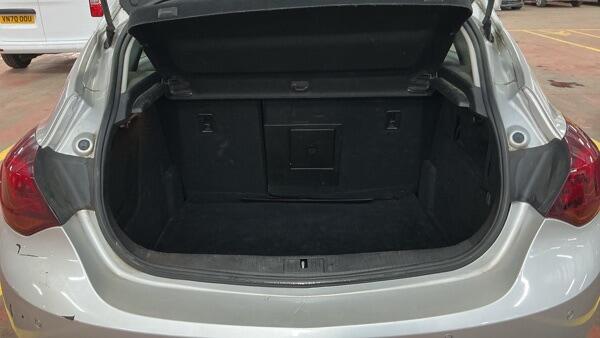 Vauxhall Astra view 9