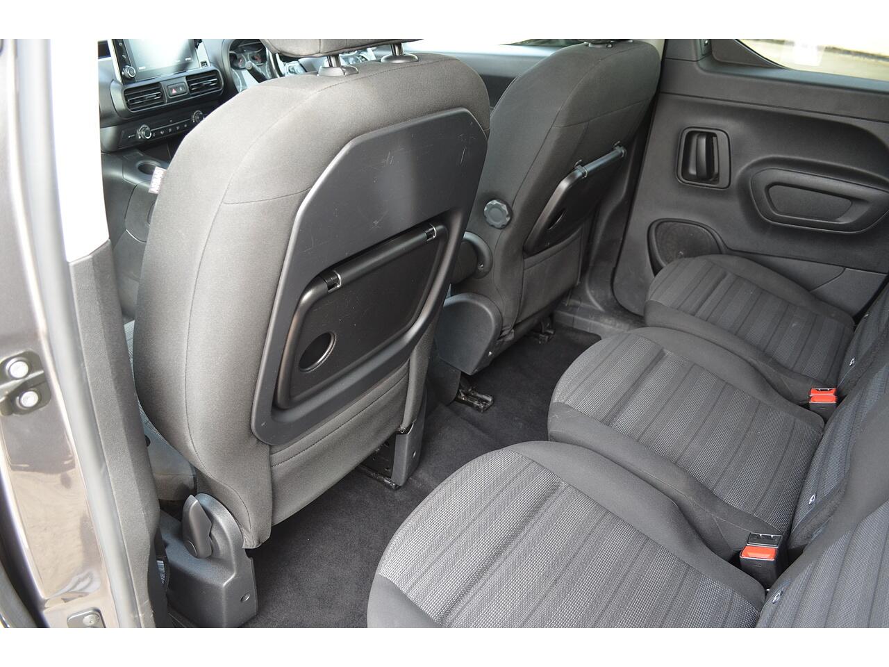 Vauxhall Combo Life view 17