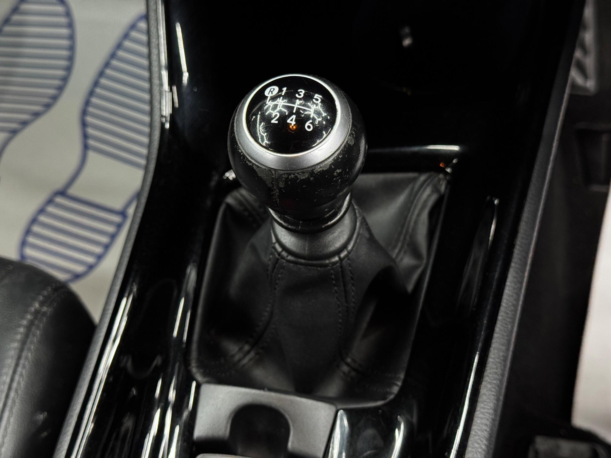 Toyota C-HR view 27