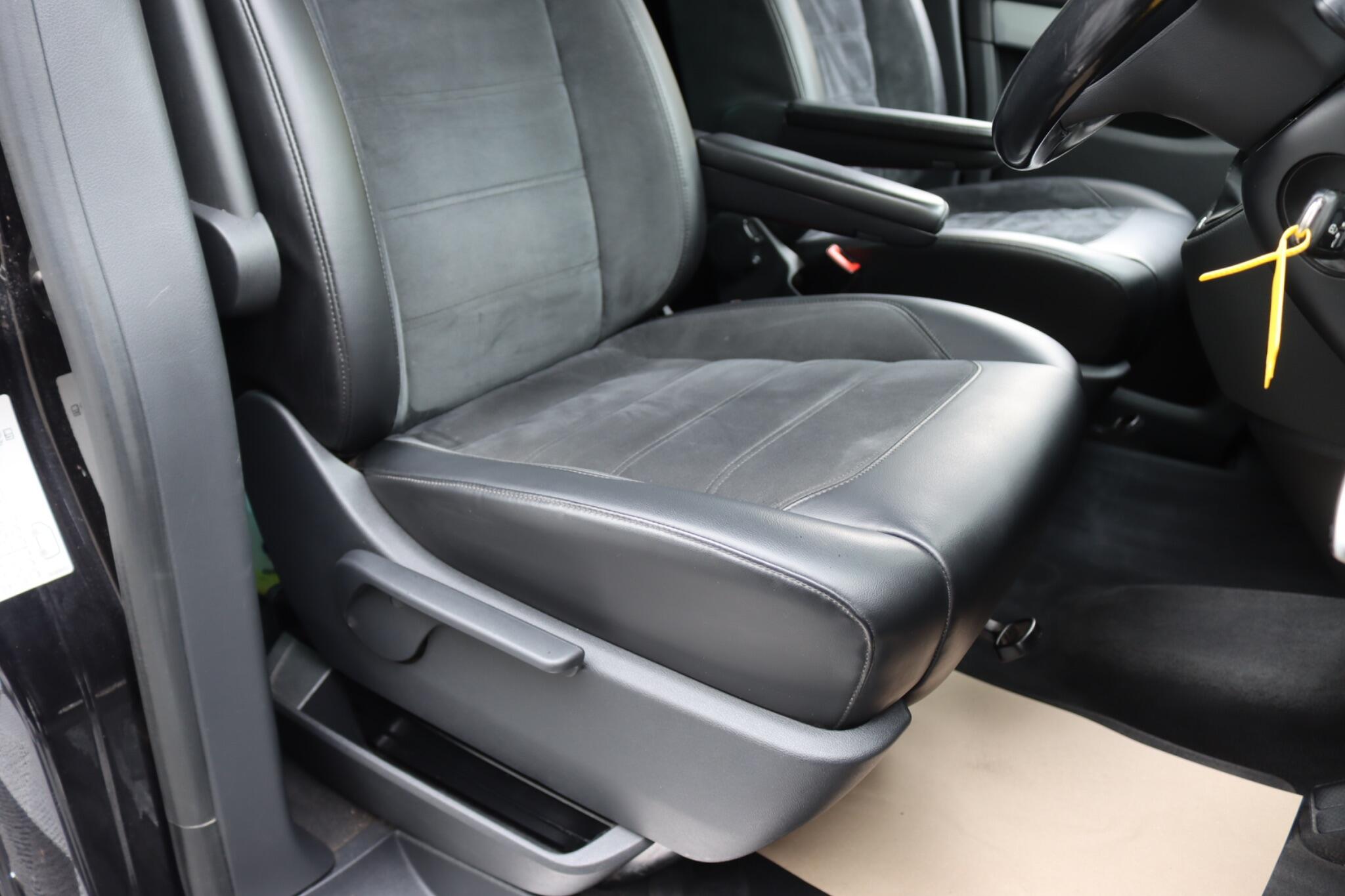 Volkswagen Caravelle view 40
