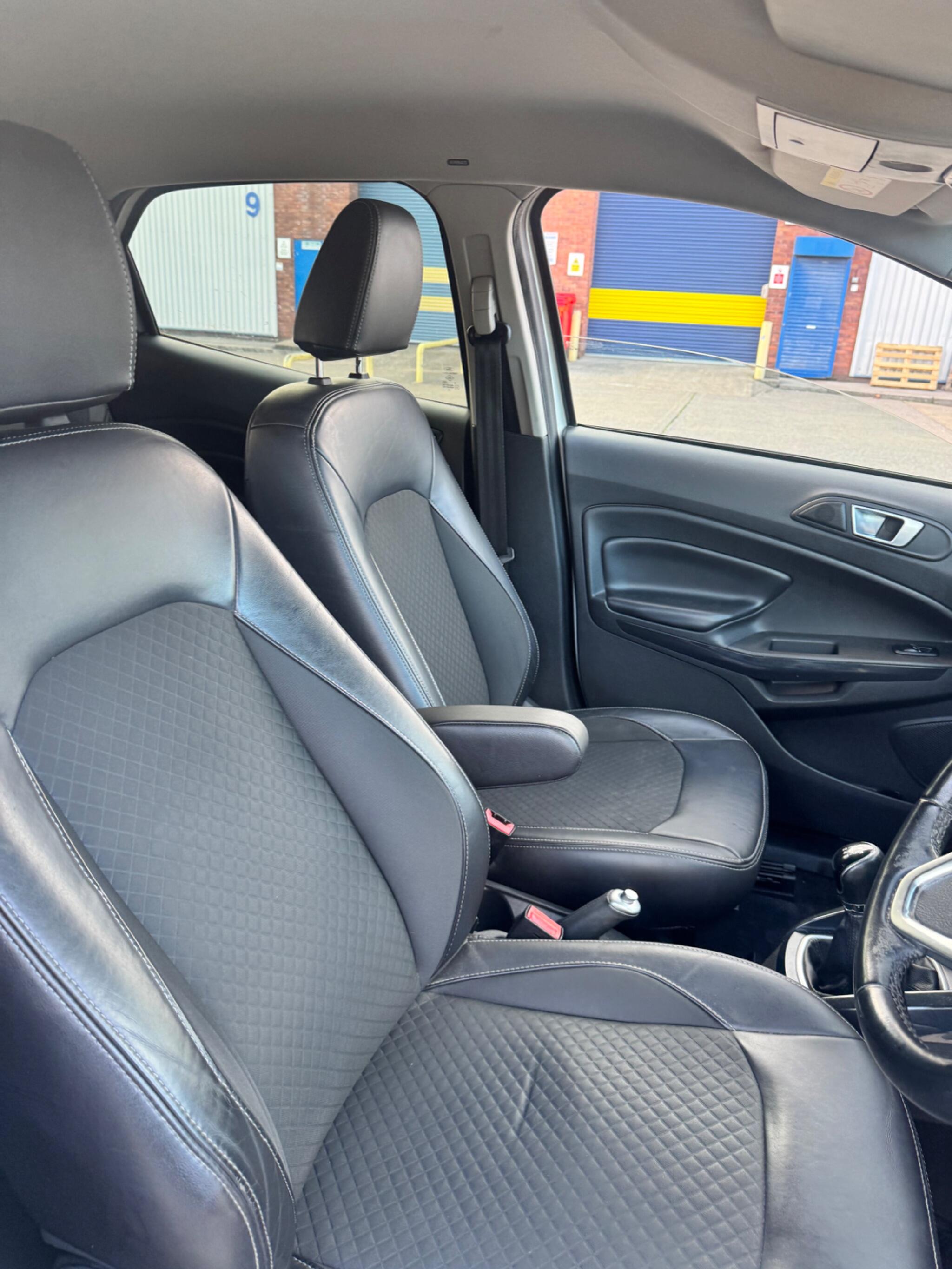 Ford Ecosport view 25