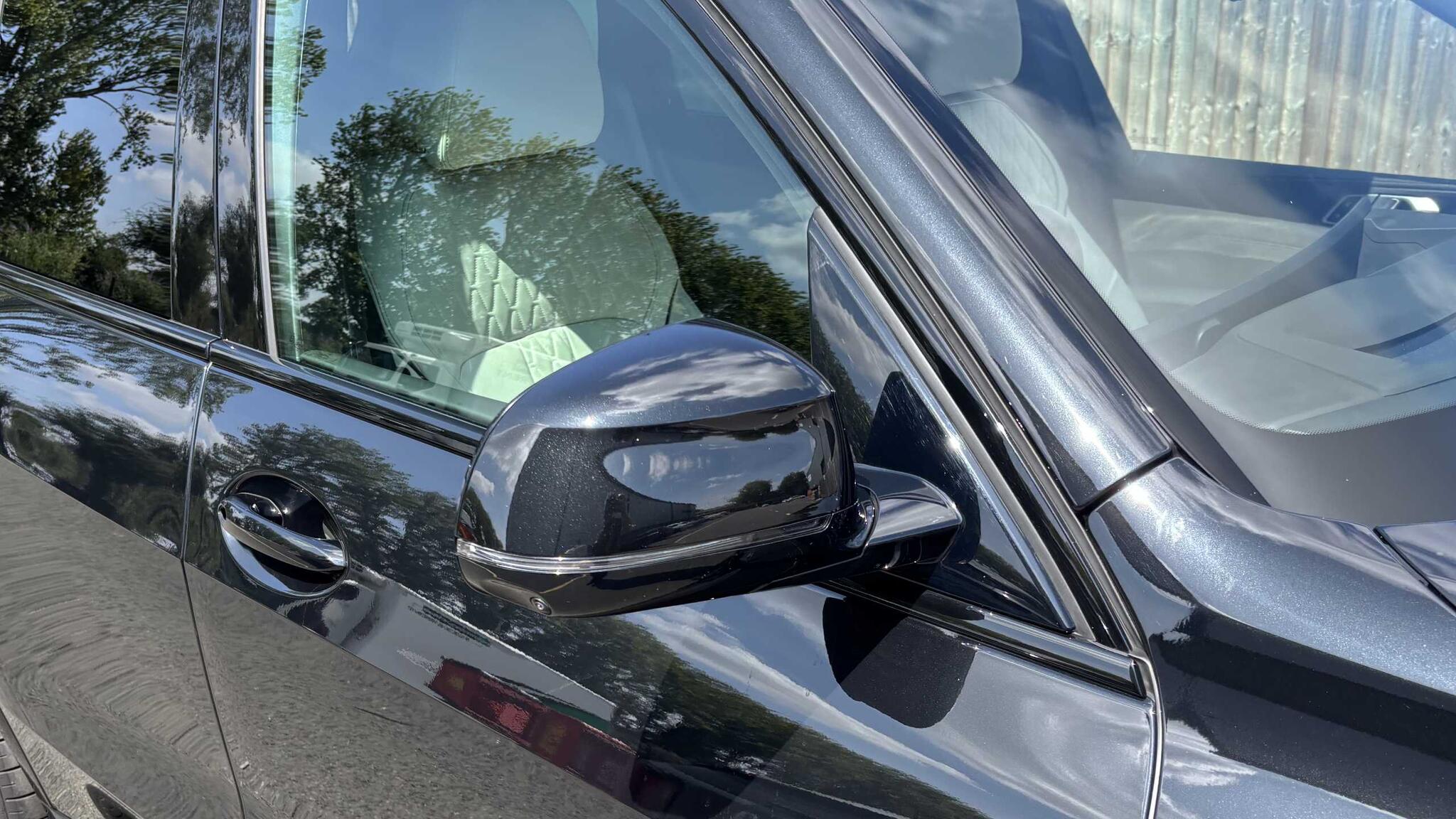 BMW X5 view 40