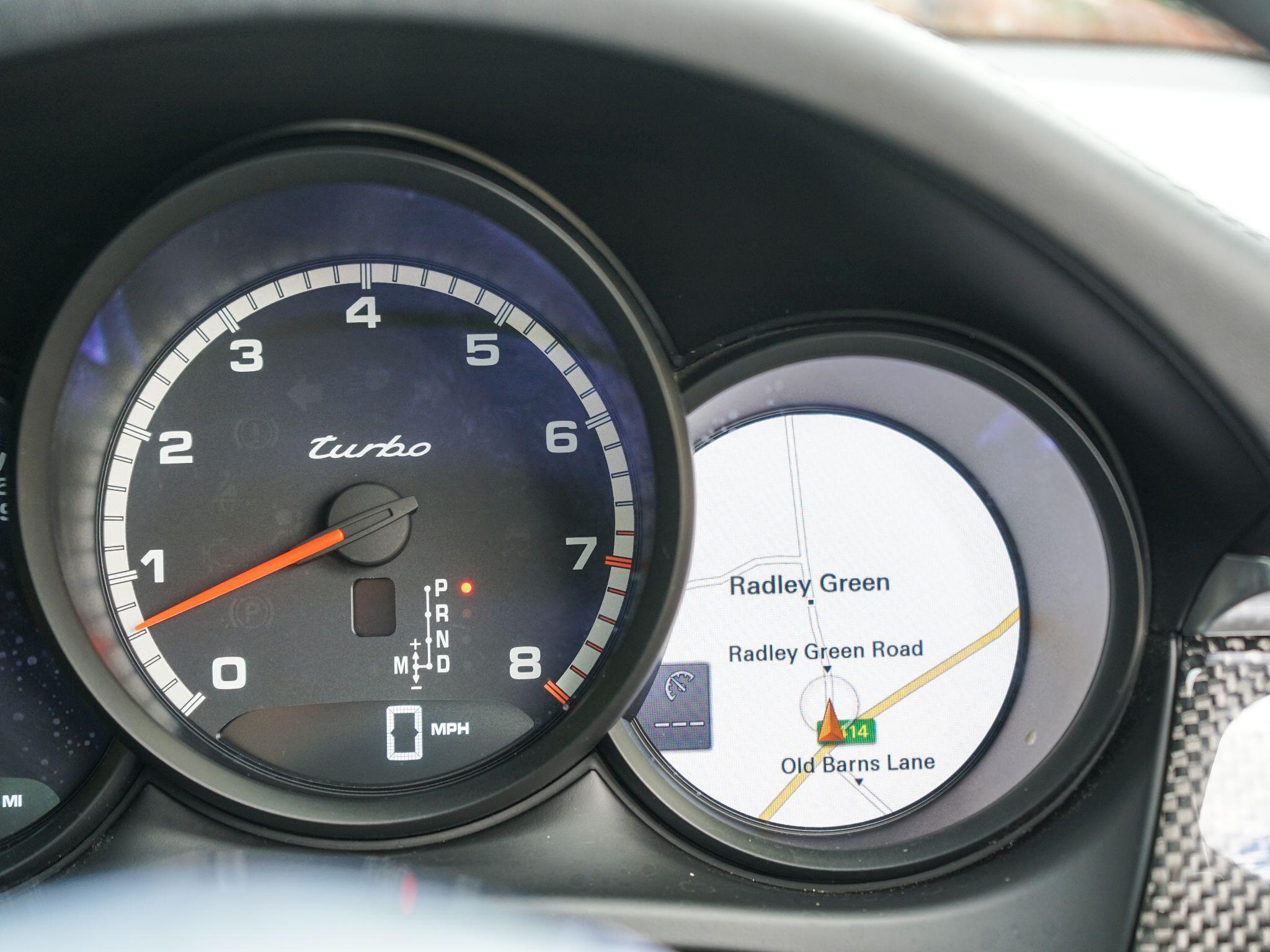 Porsche Macan view 23