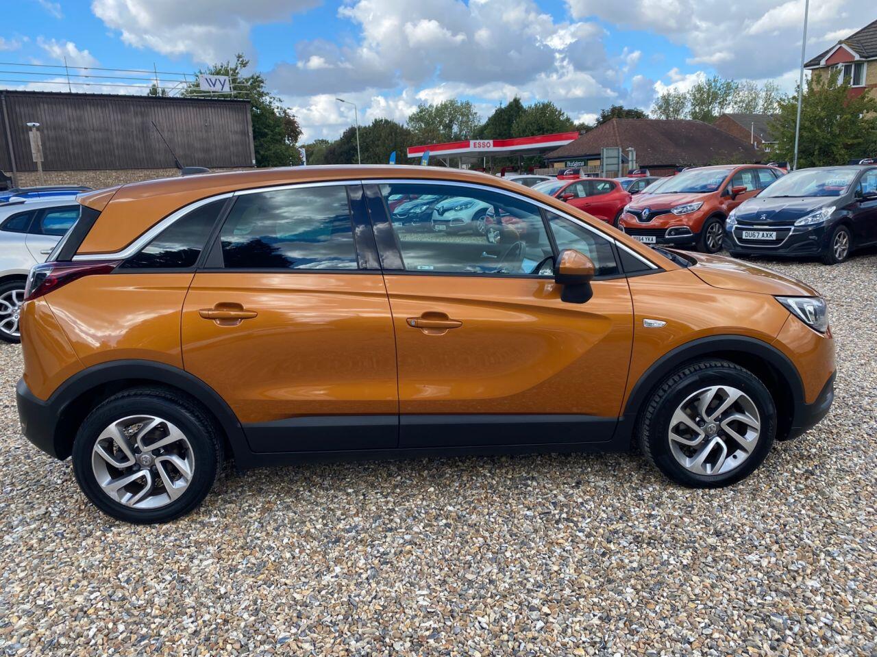Vauxhall Crossland X view 4