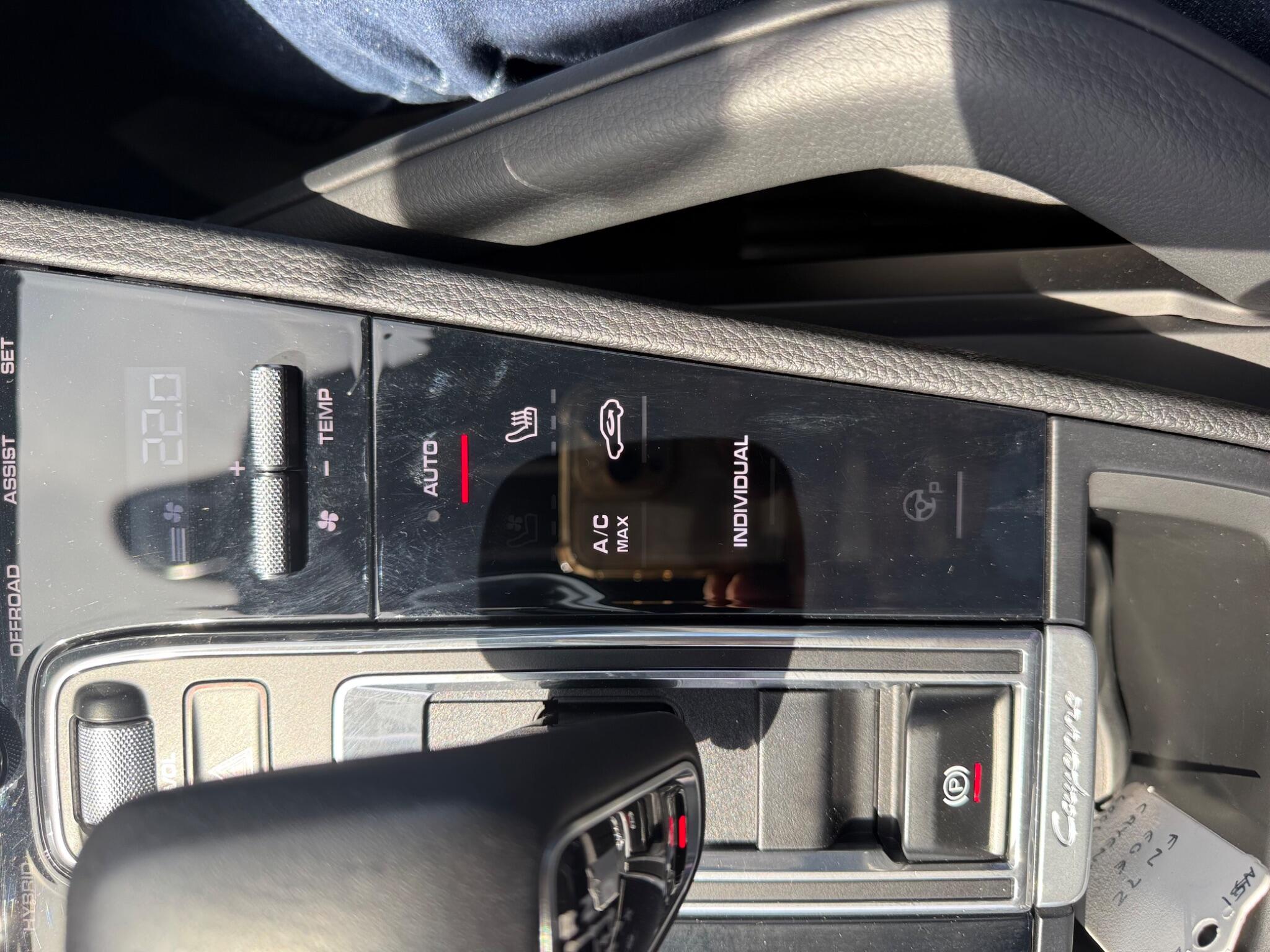 Porsche Cayenne view 41