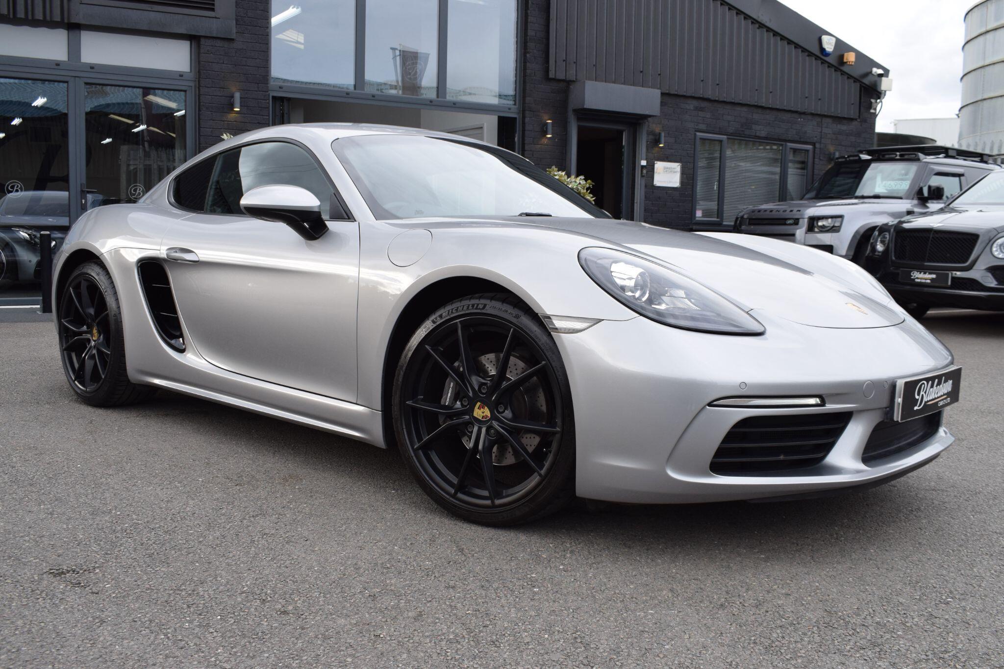 Porsche 718 Cayman view 3