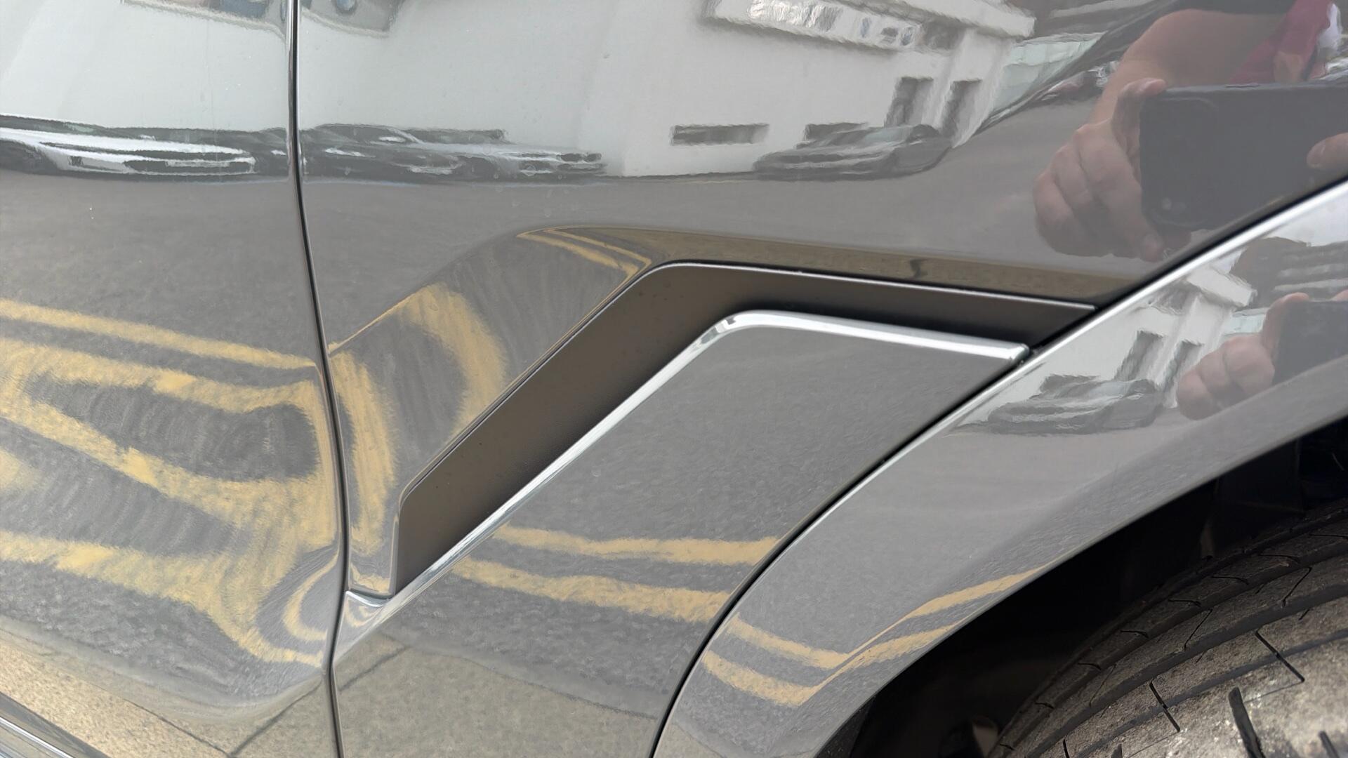 BMW X6 view 24